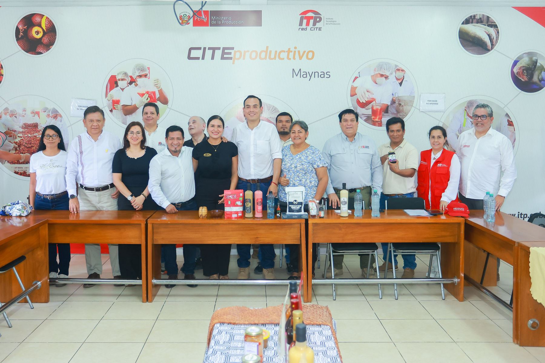 El presidente de la república, José Jerí, recorrió el CITE Productivo Maynas, donde especialistas promueven la transferencia tecnológica y competitividad de las Mipymes y unidades productivas en sectores como agroindustria, pesca y acuicultura, enfocado en el desarrollo de productos de la Amazonía peruana. Foto: Presidencia