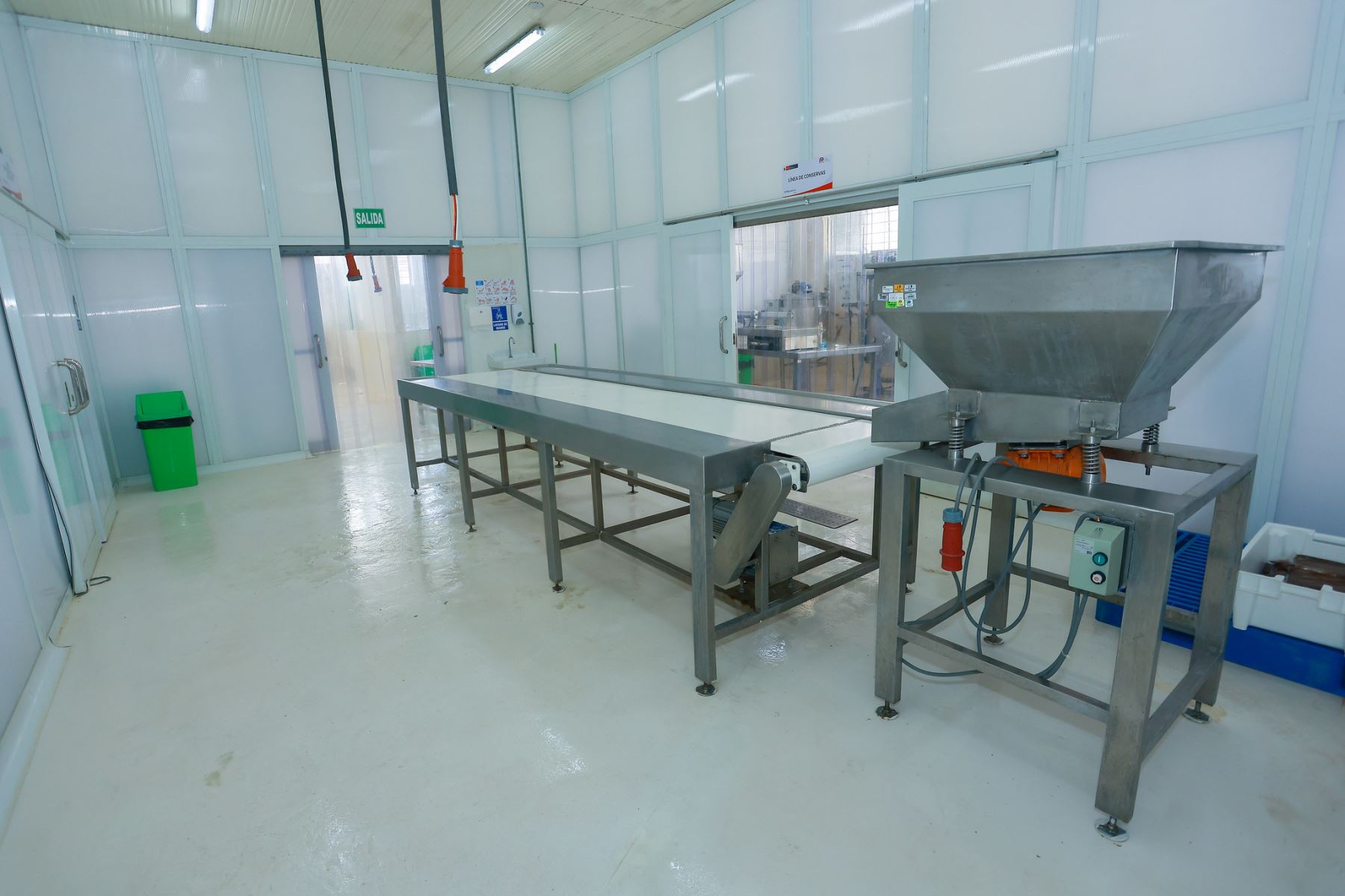 El presidente de la república, José Jerí, recorrió el CITE Productivo Maynas, donde especialistas promueven la transferencia tecnológica y competitividad de las Mipymes y unidades productivas en sectores como agroindustria, pesca y acuicultura, enfocado en el desarrollo de productos de la Amazonía peruana. Foto: Presidencia