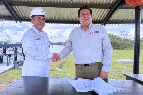 El ministro del Interior, Vicente Tiburcio, informó que el acuerdo con SIMA contempla la construcción de cinco deslizadores fluviales. Foto: Mininter