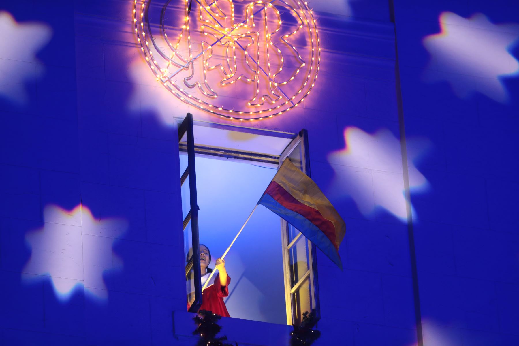 La Municipalidad Metropolitana de Lima ofrece show navideño gratuito lleno de música, luces y emoción. Se trata del espectáculo “Navidad en Lima, una estrella brilla”, a cargo del Coro Música para Crecer, promovido por la Gerencia de Cultura de la comuna edil.
Foto: ANDINA/ Veronica Calderón