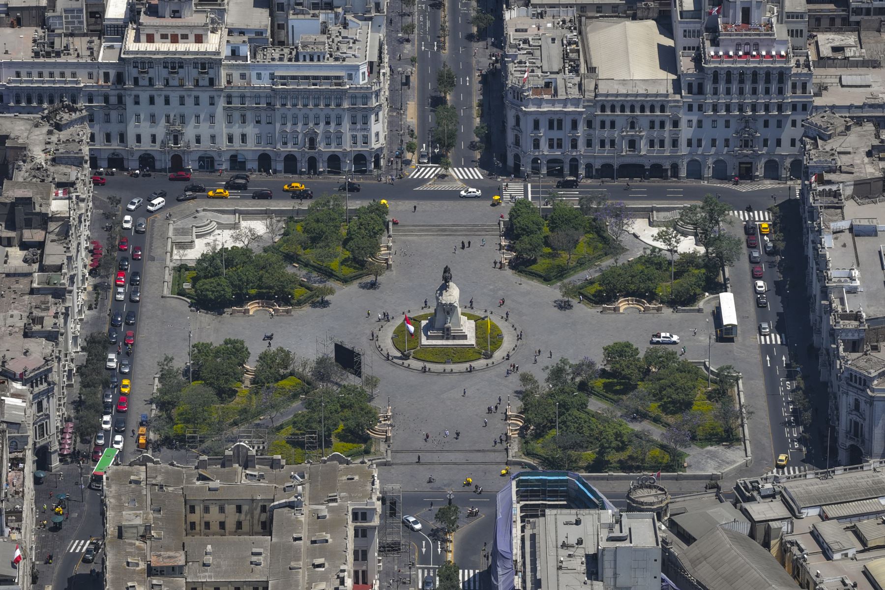 Parques, malecones y zonas recreativas también registran mayor afluencia de personas, especialmente durante las mañanas y al caer la tarde. El buen tiempo favorece caminatas, deportes y actividades al aire libre. Foto: ANDINA/Jhonel Rodríguez Robles