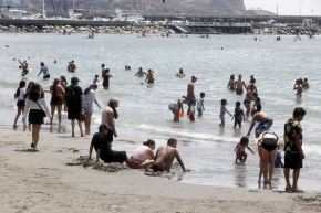Digesa, informó a la Agencia Andina, que ya encuentra habilitaba la plataforma digital Verano Saludable, de gran ayuda para los bañistas interesados en consultar las condiciones de las playas de todo el país.ANDINA/Vidal Tarqui