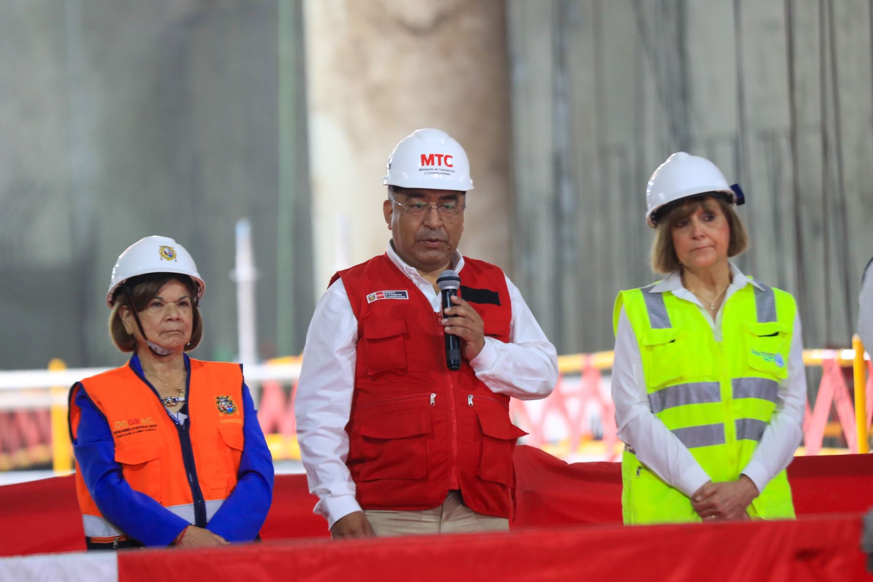 El ministro de Transportes y Comunicaciones, Aldo Prieto, subrayó que se trata de un hito significativo porque la estación San Marcos facilitará el acceso de miles de estudiantes de la Decana de América, así como docentes y trabajadores. Foto: ANDINA/Ricardo Cuba