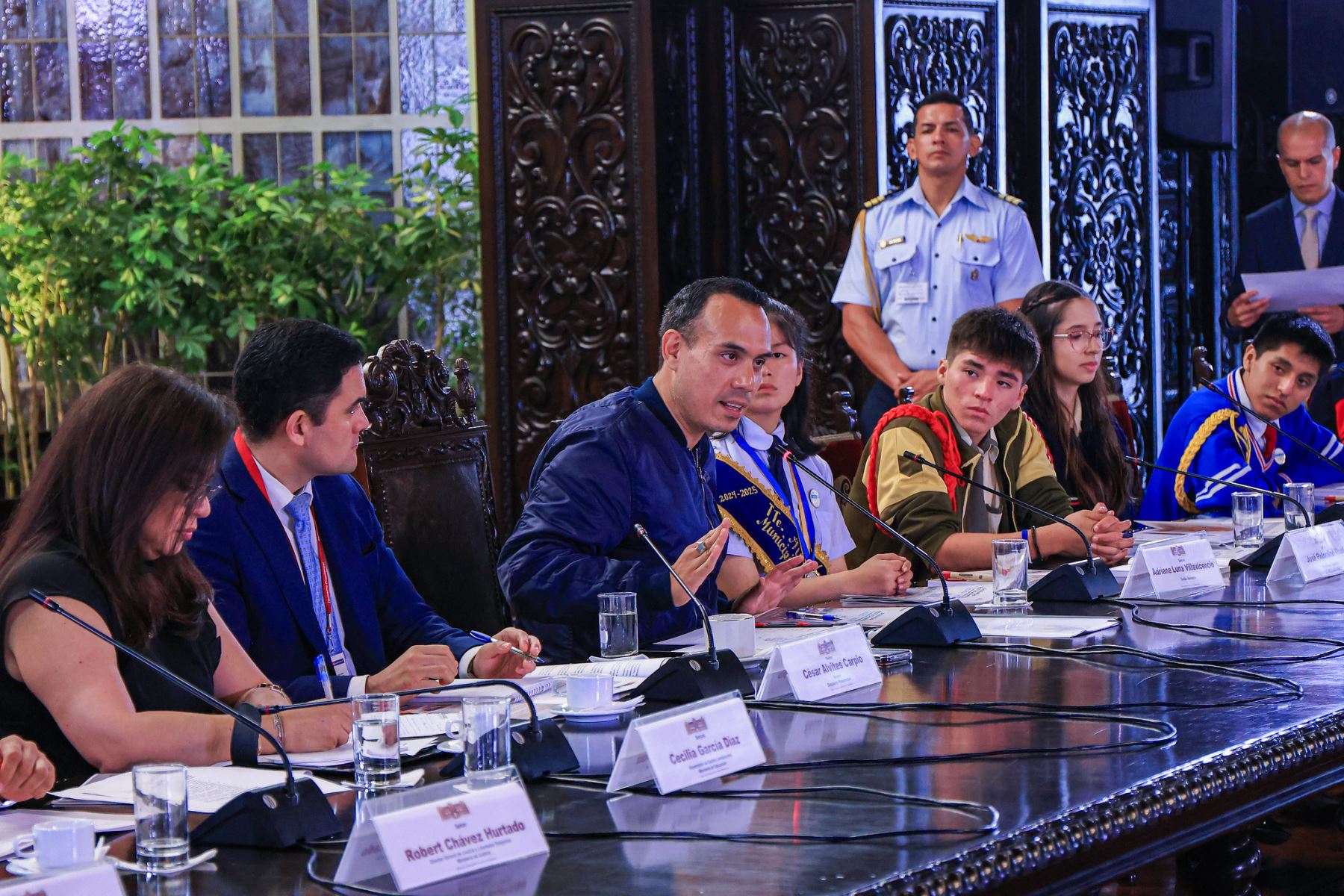 En Palacio de Gobierno, se realizó el Encuentro de Jóvenes Líderes y Agenda Estudiantil de Lima Metropolitana 2025–2026, con la presencia del presidente José Jerí y la participación de 49 representantes estudiantiles. Foto: ANDINA/Prensa Presidencia