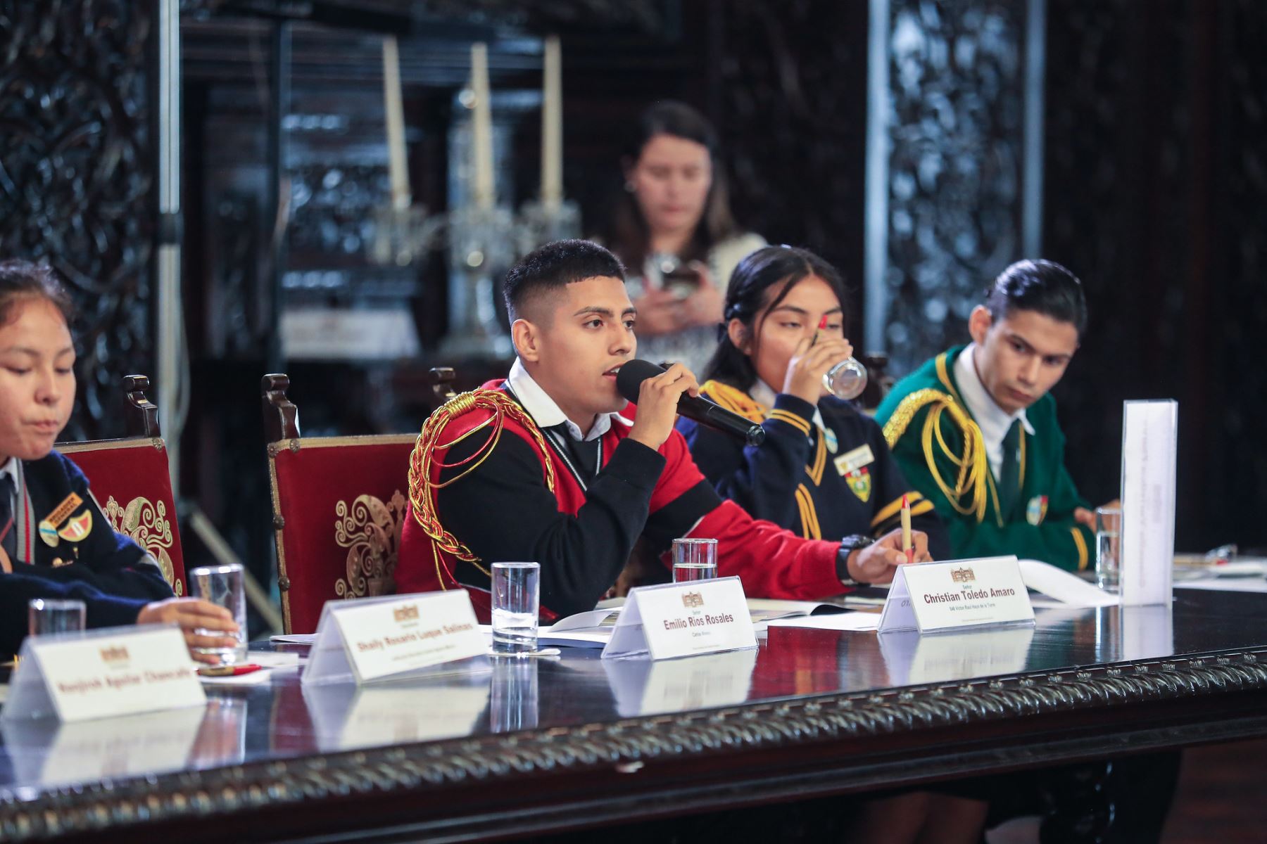 En Palacio de Gobierno, se realizó el Encuentro de Jóvenes Líderes y Agenda Estudiantil de Lima Metropolitana 2025–2026, con la presencia del presidente José Jerí y la participación de 49 representantes estudiantiles. Foto: ANDINA/Prensa Presidencia