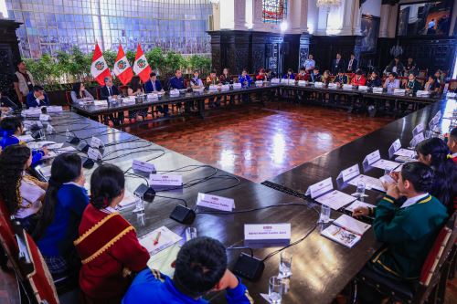 Encuentro de Jóvenes Líderes y Agenda Estudiantil de Lima Metropolitana 2025–2026