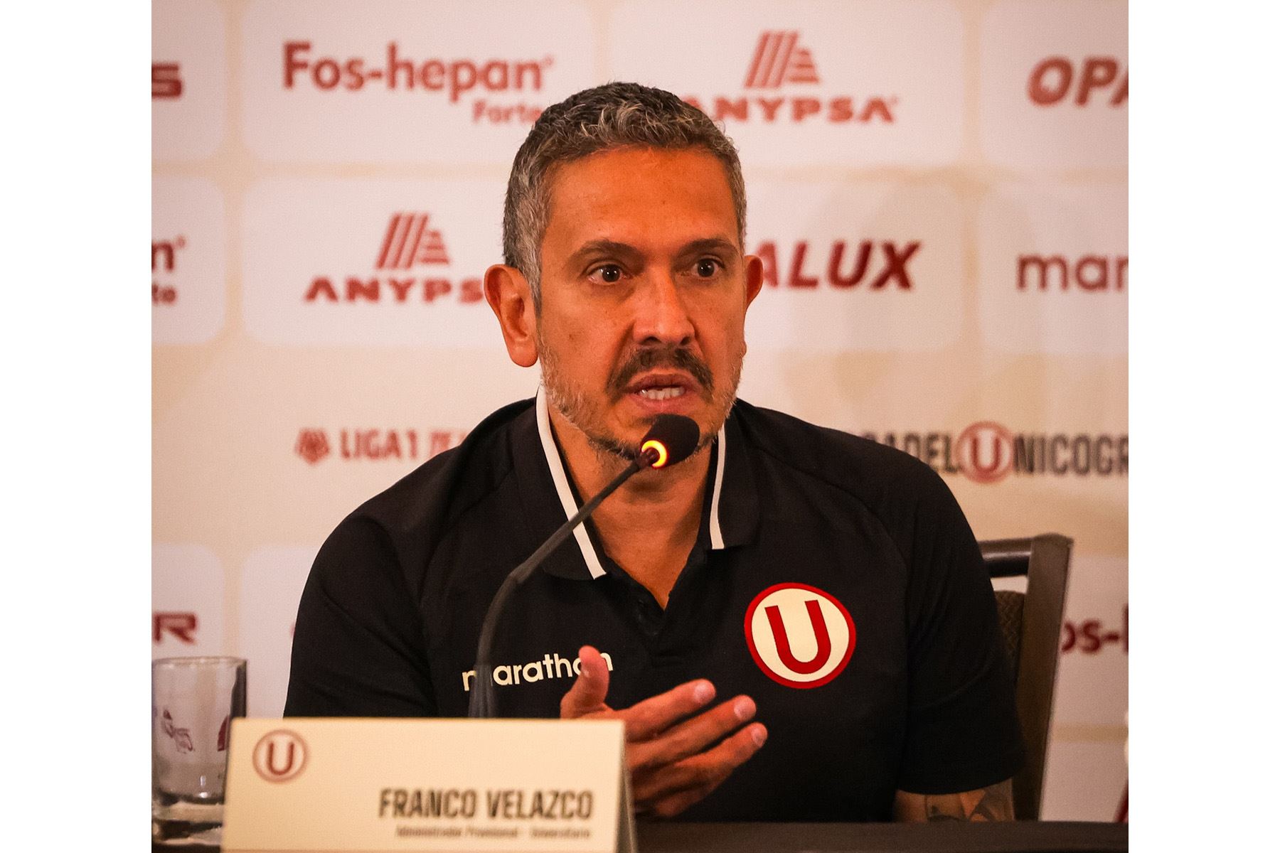 Franco Velazco, administrador del Club Universitario de Deportes, participó en la conferencia de prensa en la que se realizó la presentación oficial del nuevo director técnico del primer equipo de fútbol del club para la temporada 2026, Javier Rabanal Hernández. Foto: Universitario