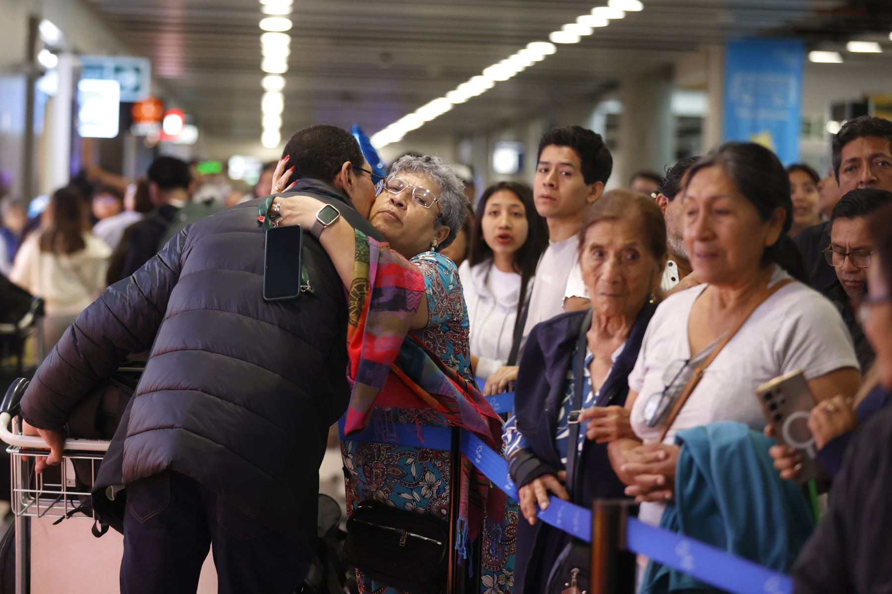 Llegada de pasajeros peruanos provenientes del extranjero en el Aeropuerto Jorge Chávez, encuentro con sus familiares por las fiestas navideñas.
Foto: ANDINA/Vidal Tarqui
