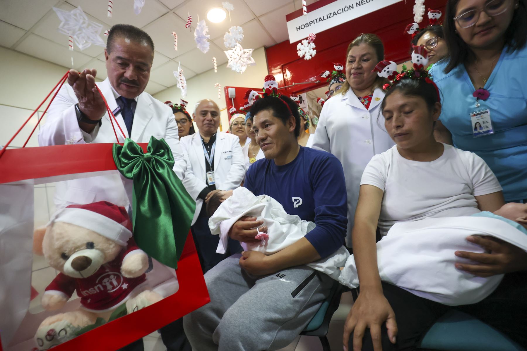 El éxito de la operación fue confirmado por el equipo médico, que destacó la estabilidad de las pacientes tras la intervención, marcando un hito en la medicina pediátrica nacional y reforzando la capacidad del sistema de salud para afrontar casos de alta complejidad. Foto:ANDINA / Juan Carlos Guzmán Negrini