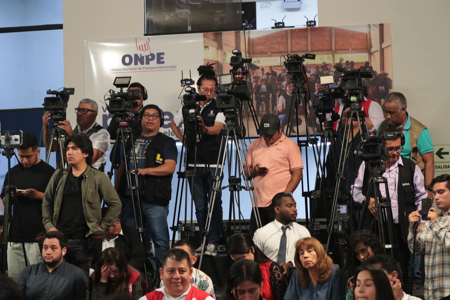 Periodistas asisten a la presentación oficial del diseño de la cédula de sufragio 2026
Foto: ANDINA/Verónica Calderón Zúñiga