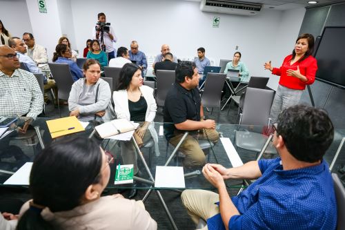 Directora ejecutiva del PAE, Saby Mauricio, se reunió con representantes de empresas interesadas en participar en la alimentación escolar. Foto: MIDIS/Difusión.