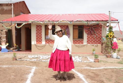 Con la participación activa de los beneficiarios, el Ministerio de Vivienda, Construcción y Saneamiento (MVCS), a través del Programa Nacional de Vivienda Rural (PNVR), viene constituyendo 72 núcleos ejecutores para la construcción de viviendas rurales bioclimáticas Wasiymi, en el marco del Plan Multisectorial ante Heladas y Friaje 2025-2027.