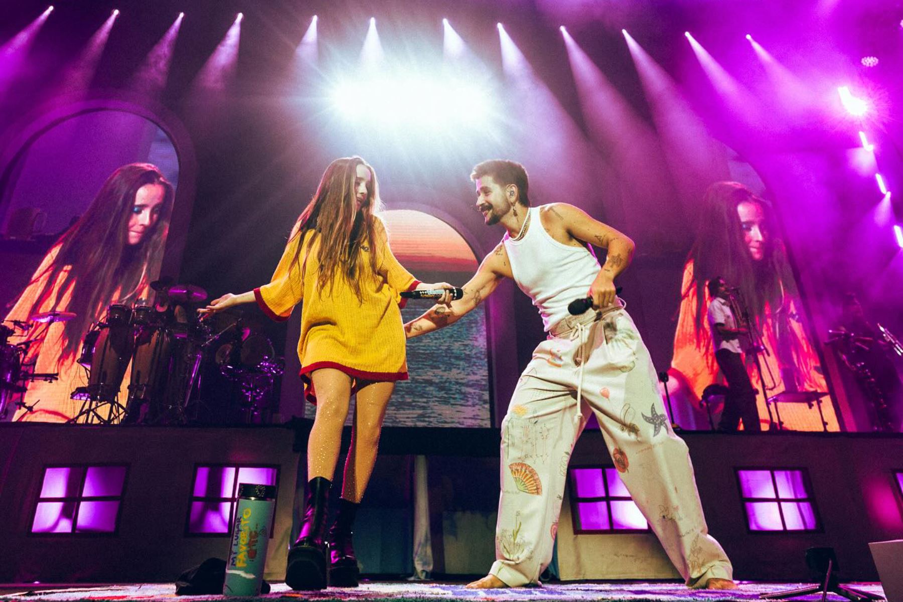 Durante su concierto Camilo compartió el escenario con su esposa Eva Luna.  Foto: ANDINA/Difusión