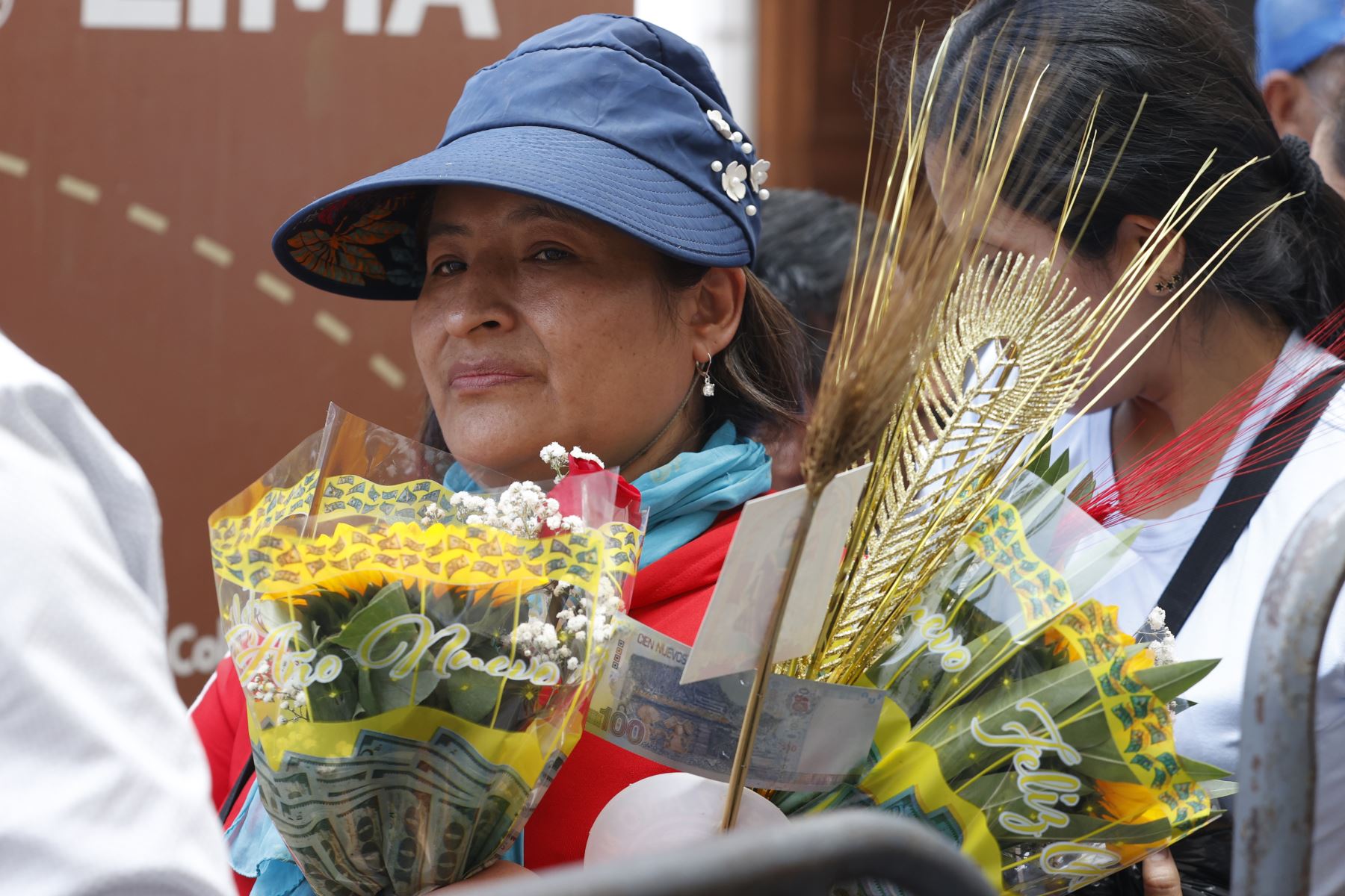 Devotos de San Judas Tadeo hacen largas colas para visitar su sagrada imagen en la iglesia San Francisco, ubicada en el Centro Histórico de Lima. Foto: ANDINA/Vidal Tarqui
