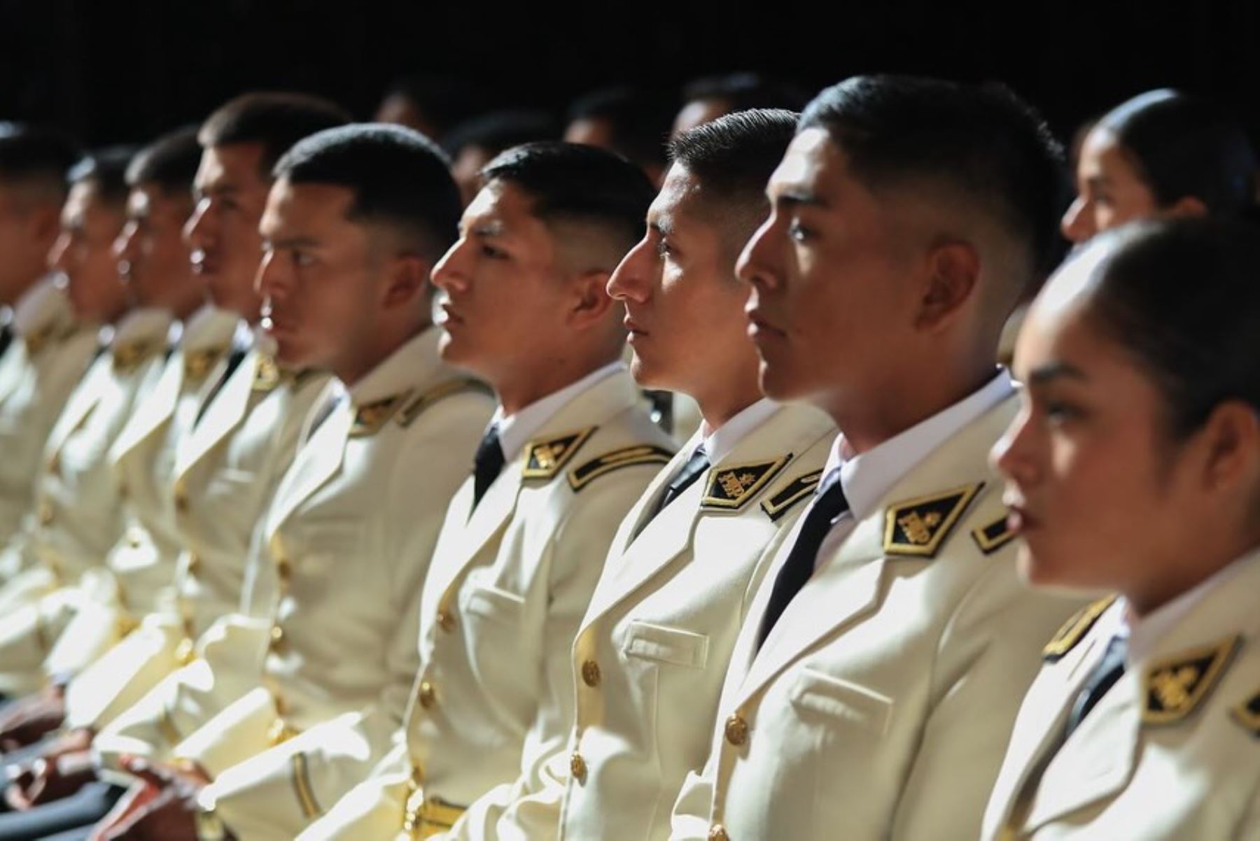 El presidente José Jerí lidera la reunión de trabajo “Compromiso Profesional con el Futuro del Perú” y la exposición “Visión del Perú al 2050”, un espacio de diálogo con jóvenes profesionales, egresados y estudiantes para reflexionar y aportar al desarrollo del Perú. Foto: ANDINA/Prensa Presidencia