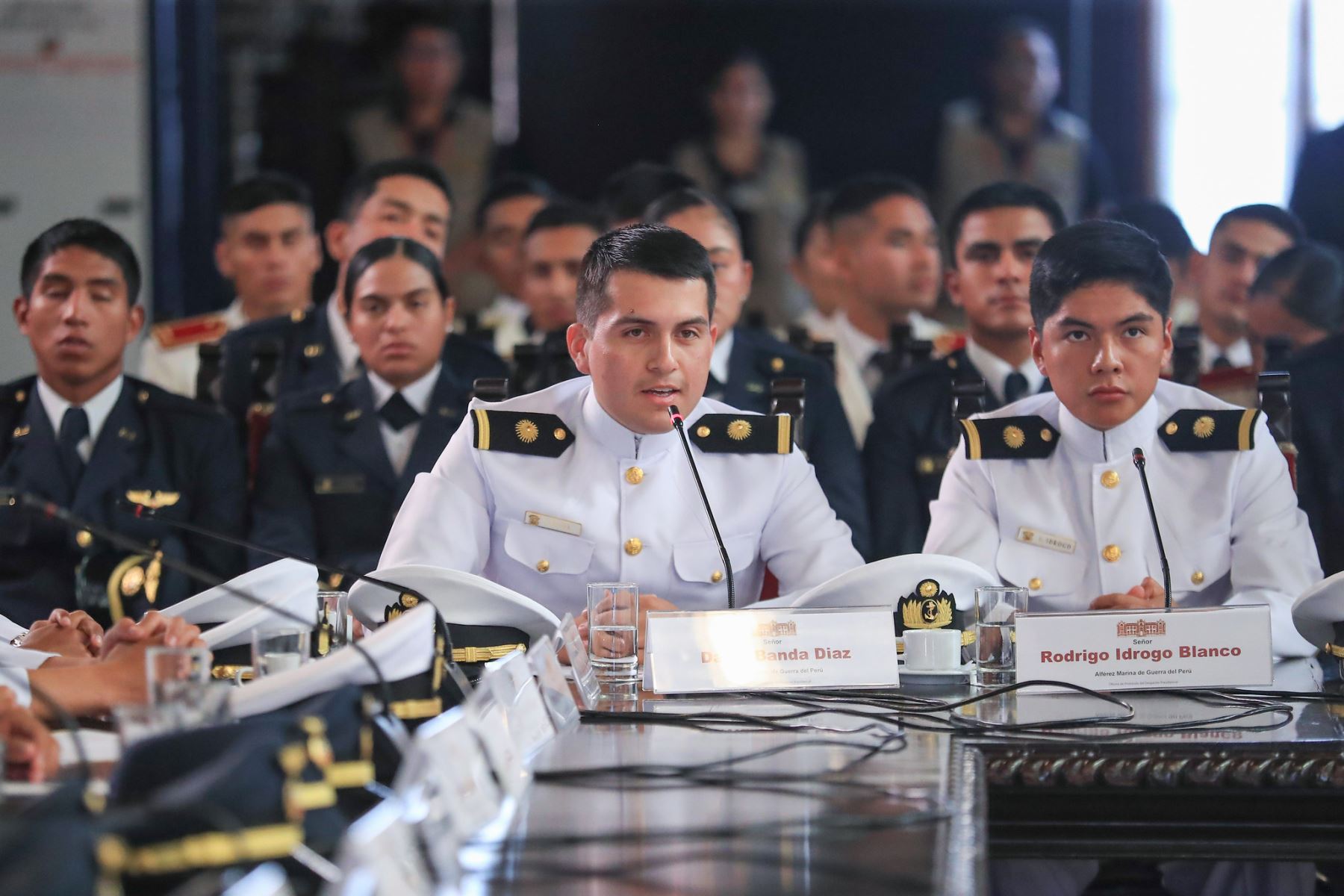 El presidente José Jerí lidera la reunión de trabajo “Compromiso Profesional con el Futuro del Perú” y la exposición “Visión del Perú al 2050”, un espacio de diálogo con jóvenes profesionales, egresados y estudiantes para reflexionar y aportar al desarrollo del Perú. Foto: ANDINA/Prensa Presidencia