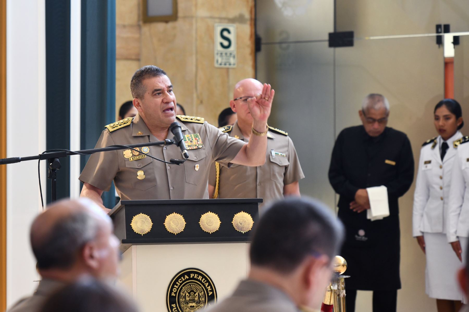 La ceremonia de pase a situación de retiro de los oficiales generales de la Policía Nacional del Perú (PNP) este 2025 contó con la presencia del ministro del Interior, Vicente Tiburcio Orbezo, y del Alto Mando de la Policía Nacional. Foto: Mininter