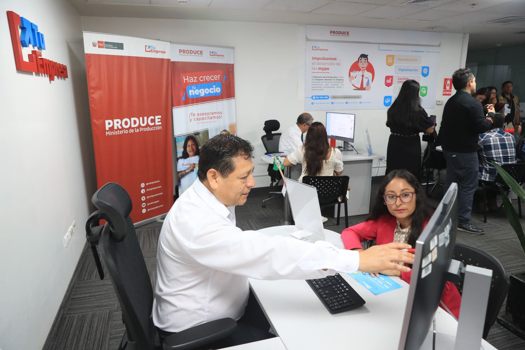 A la fecha de 2025, el Programa Nacional Tu Empresa ha formalizado más de 101 000 unidades económicas MYPE a nivel nacional.  Foto: ANDINA/Ricardo Cuba