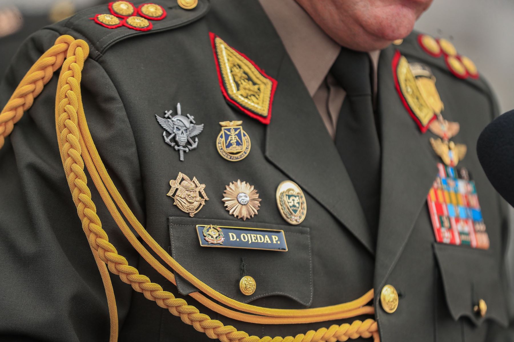 En el Patio de Honor de Palacio de Gobierno, el presidente de la República José Jerí Oré participó en la ceremonia de despedida del general de Ejército David Ojeda Parra, quien culmina su labor al frente del Comando Conjunto de las Fuerzas Armadas. Foto: ANDINA/Prensa Presidencia