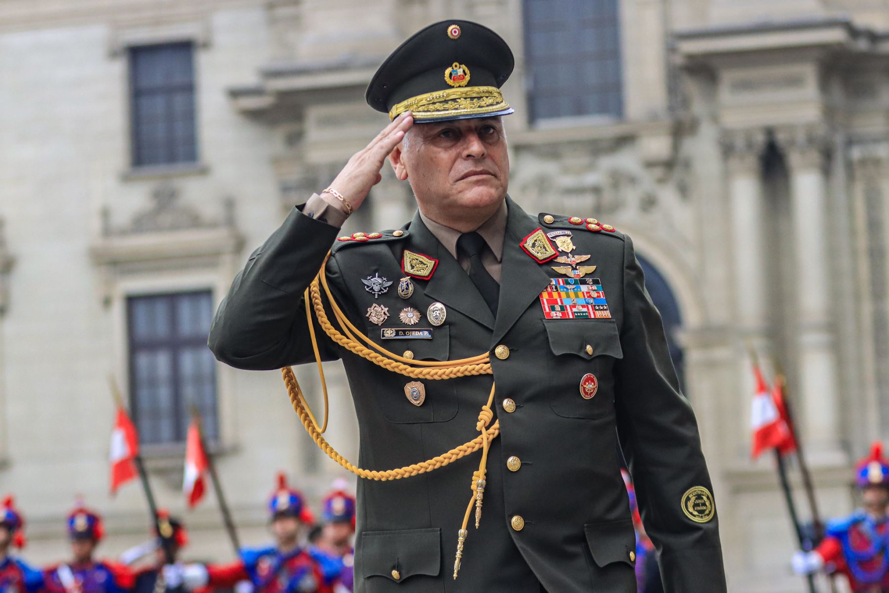 En el Patio de Honor de Palacio de Gobierno, el presidente de la República José Jerí Oré participó en la ceremonia de despedida del general de Ejército David Ojeda Parra, quien culmina su labor al frente del Comando Conjunto de las Fuerzas Armadas. Foto: ANDINA/Prensa Presidencia