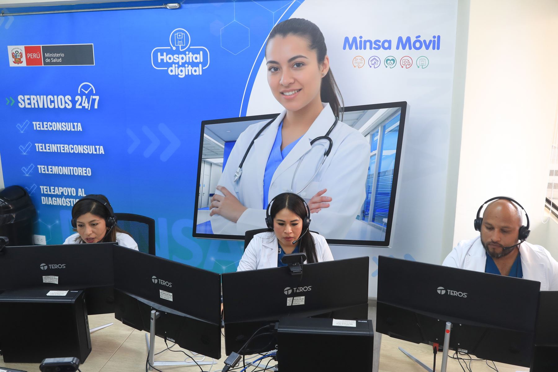 Este servicio brinda atención especializada con médicos de diversas ramas a un clic de distancia. Foto: ANDINA/Ricardo Cuba