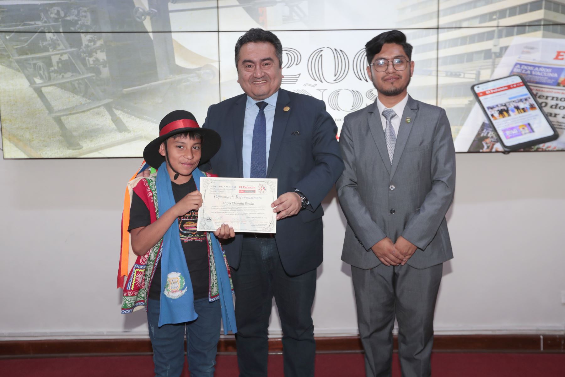 Escolares de distintas instituciones educativas declamaron poesías en el marco del Concurso Nacional 200 Poemas por el Bicentenario del Diario Oficial El Peruano, organizado por la Asociación Niño Patriota del Bicentenario del Perú y la Red de Bibliotecas Públicas Julio C. Tello.
Foto: ANDINA/Verónica Calderón