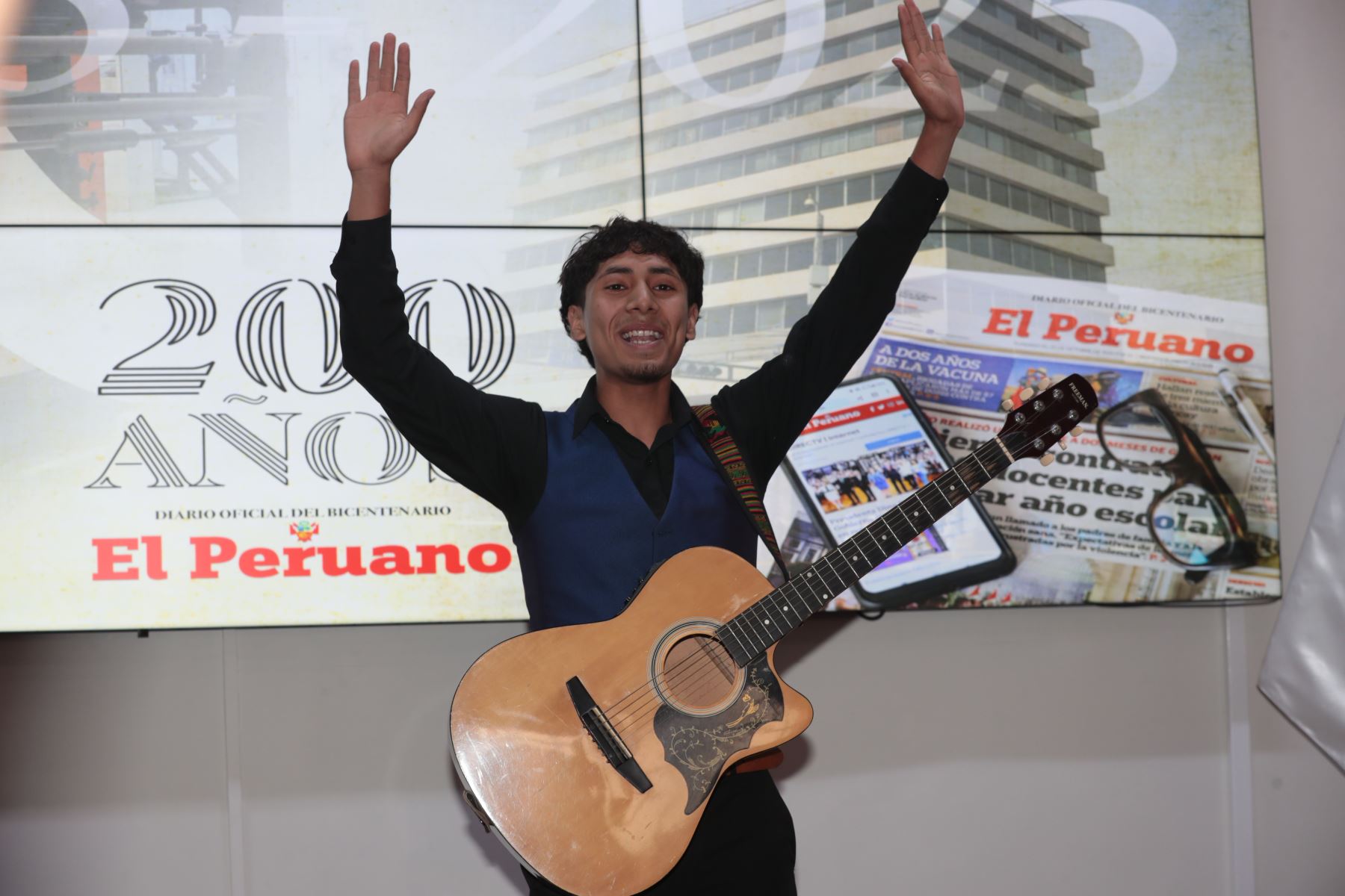 Escolares de distintas instituciones educativas declamaron poesías en el marco del Concurso Nacional 200 Poemas por el Bicentenario del Diario Oficial El Peruano, organizado por la Asociación Niño Patriota del Bicentenario del Perú y la Red de Bibliotecas Públicas Julio C. Tello.
Foto: ANDINA/Verónica Calderón