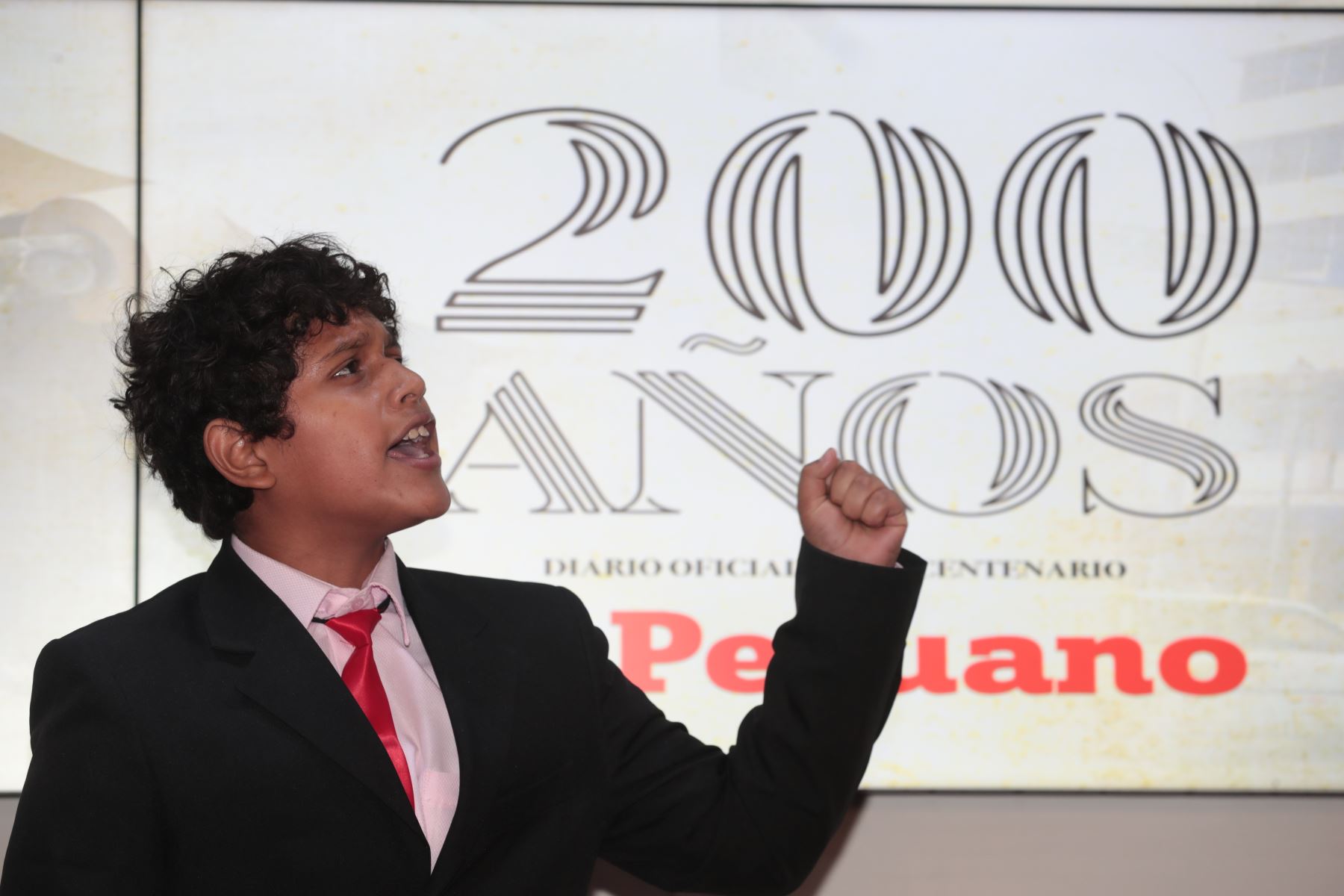 Escolares de distintas instituciones educativas declamaron poesías en el marco del Concurso Nacional 200 Poemas por el Bicentenario del Diario Oficial El Peruano, organizado por la Asociación Niño Patriota del Bicentenario del Perú y la Red de Bibliotecas Públicas Julio C. Tello.
Foto: ANDINA/Verónica Calderón
