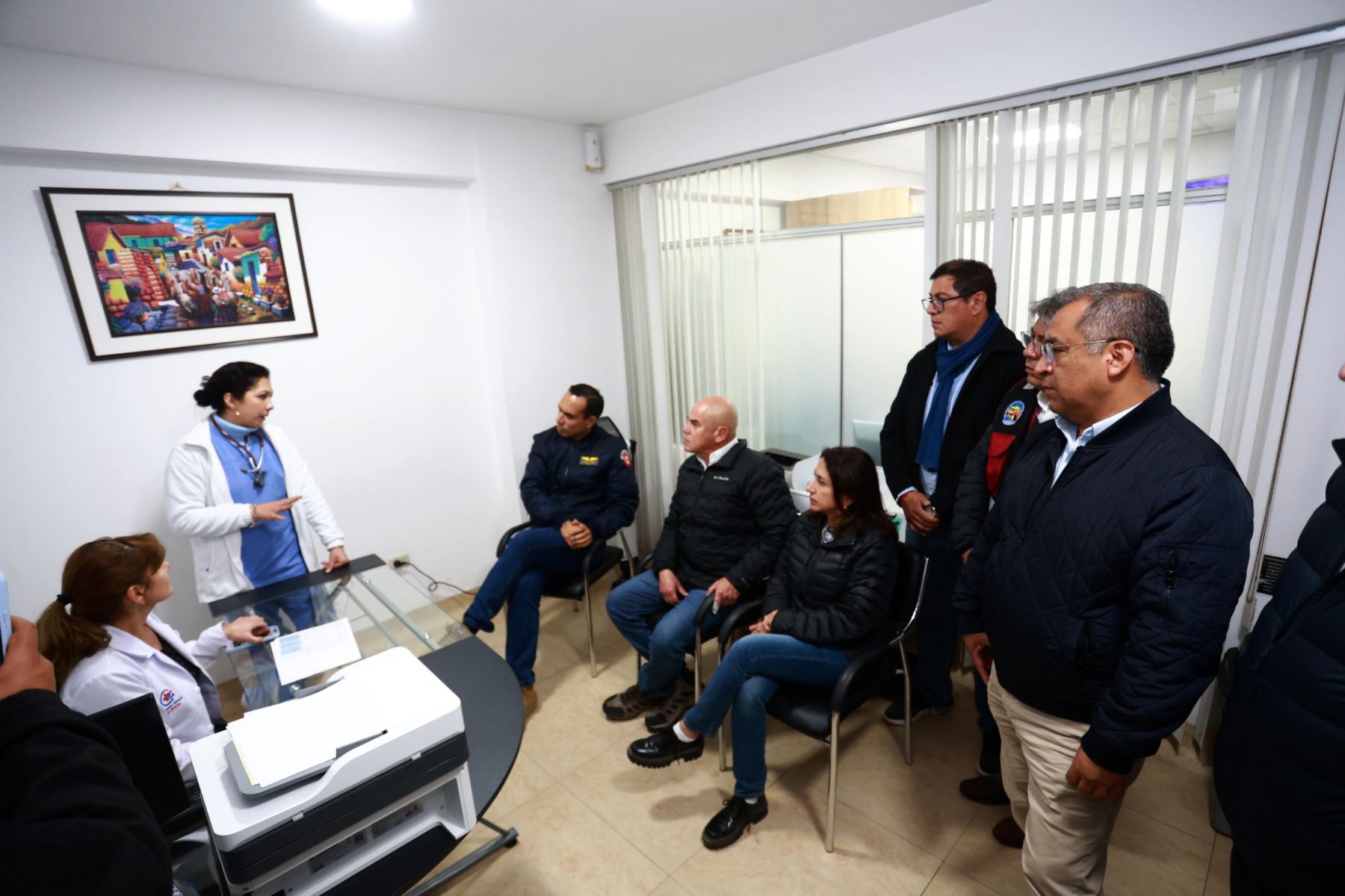 Durante su recorrido, recibió información directa del personal médico sobre las atenciones que se vienen brindando a los pacientes. Foto: ANDINA/Prensa Presidencia