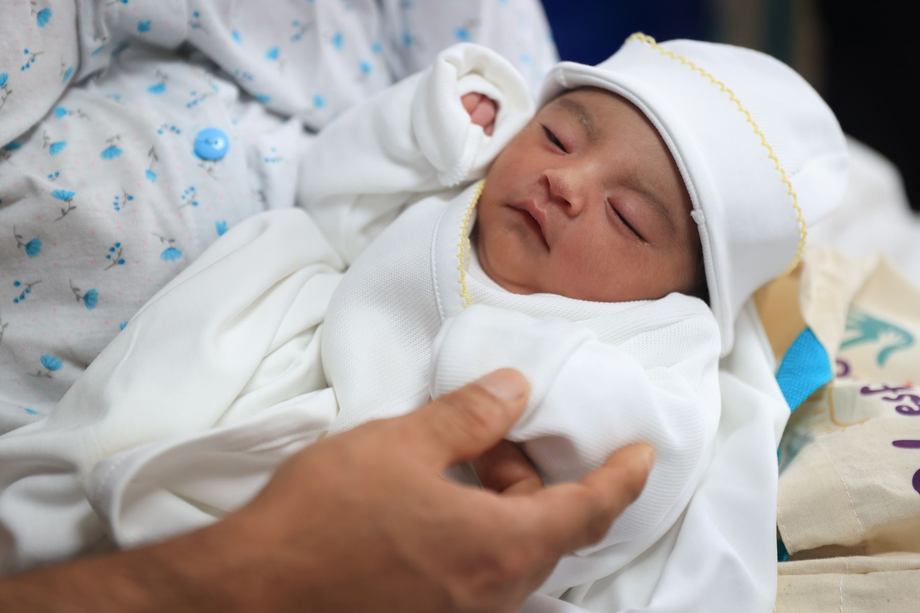 Mara nació con 2.94 kg y fue parto natural. Como todos los años, el Instituto Materno Perinatal celebra el nacimiento de los primeros bebés nacidos en las primeras horas del Año Nuevo, la cual es considerada como una actividad histórica. Foto: ANDINA/Jhonel Rodríguez Robles