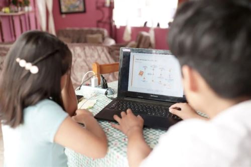 Francia planea prohibir el acceso a las redes sociales a menores de 15 años a partir de septiembre de 2026, según un proyecto de ley revisado por AFP