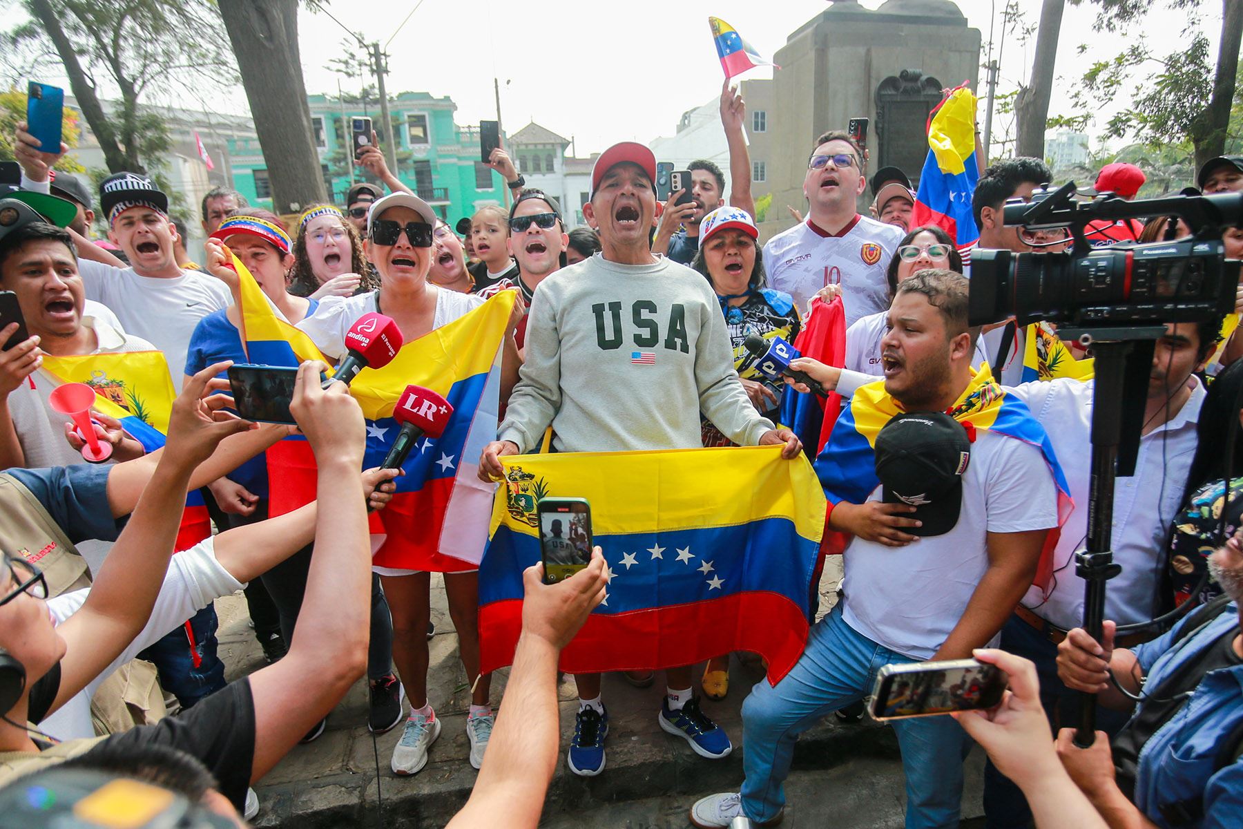 Venezuelans in Peru celebrate Nicolas Maduro's capture with joy, songs, and tears