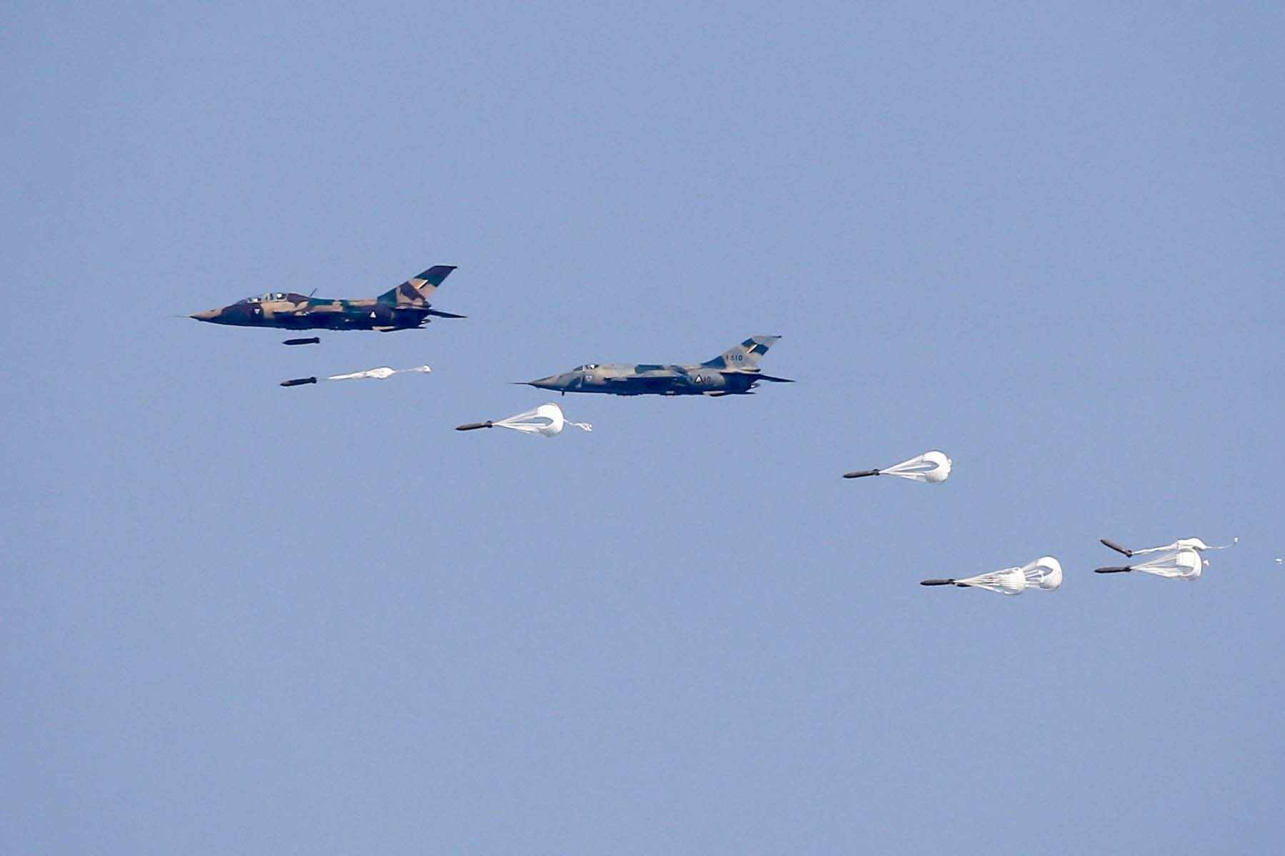 Especialistas en defensa destacan que este tipo de misiones solo se autoriza en escenarios extremos, cuando se considera que otras vías han sido agotadas, lo que subraya la magnitud y el impacto geopolítico de la operación. Foto: AFP