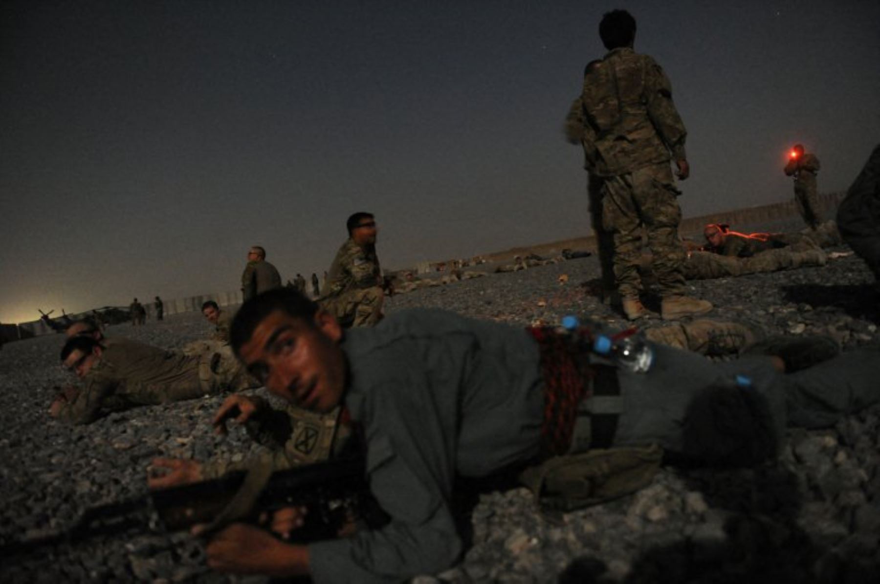 La misión formó parte de una estrategia más amplia de presión internacional, combinando acciones diplomáticas, económicas y militares. Fuentes de seguridad indicaron que la captura buscaba desarticular el núcleo de poder político y militar que sostenía al régimen venezolano. Foto: AFP