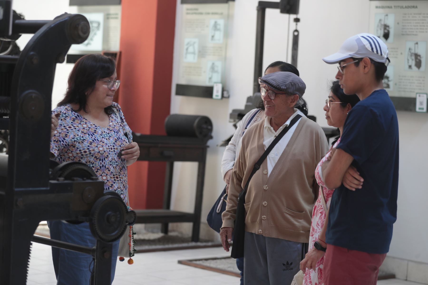 El Diario Oficial  El Peruano el más antiguo de América Latina fue fundado en 1825 por el Libertador Simón Bolívar, imprimiéndose desde sus inicios en una prensa manual, luego en antiguas máquinas impresoras.
Foto: ANDINA/Verónica Calderón Zúñiga