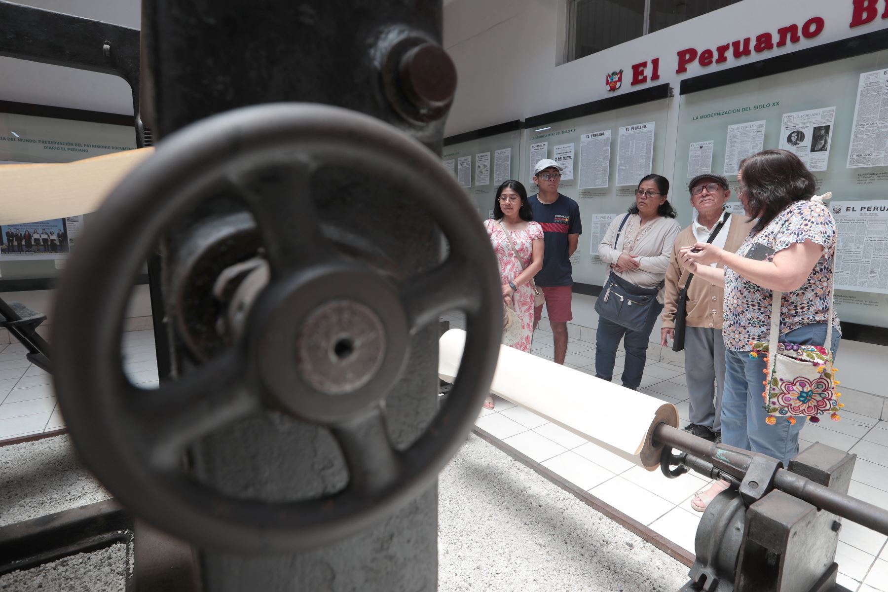 El Diario Oficial  El Peruano el más antiguo de América Latina fue fundado en 1825 por el Libertador Simón Bolívar, imprimiéndose desde sus inicios en una prensa manual, luego en antiguas máquinas impresoras.
Foto: ANDINA/Verónica Calderón Zúñiga