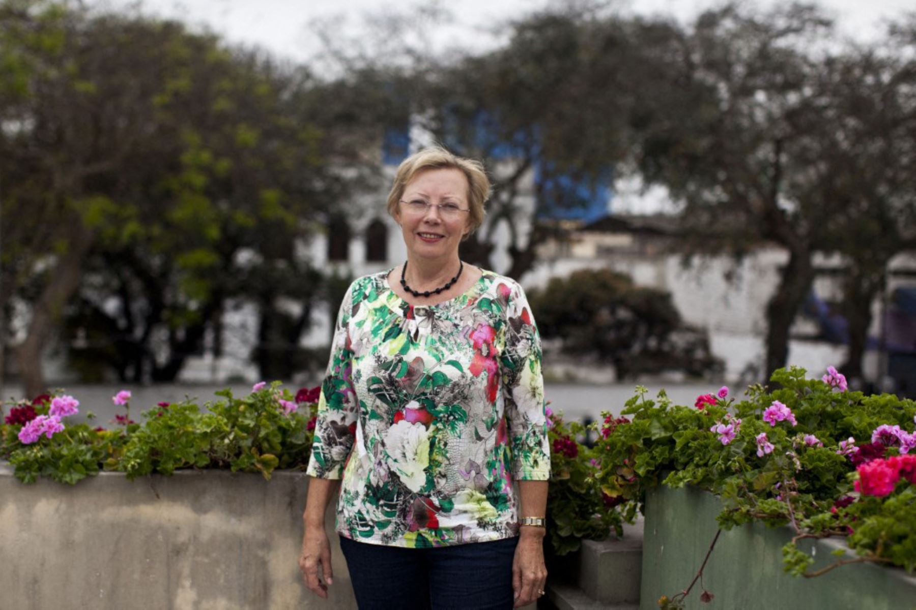 La conservacionista peruano-alemana Juliane Koepcke posa durante una entrevista con AFP en Lima el 10 de octubre de 2014. Koepcke, sobreviviente de un accidente aéreo en la Amazonía en 1971, instó a las Naciones Unidas, antes de su crucial conferencia sobre el clima en diciembre, a defender las selvas tropicales de las amenazas del calentamiento global.
Foto: AFP