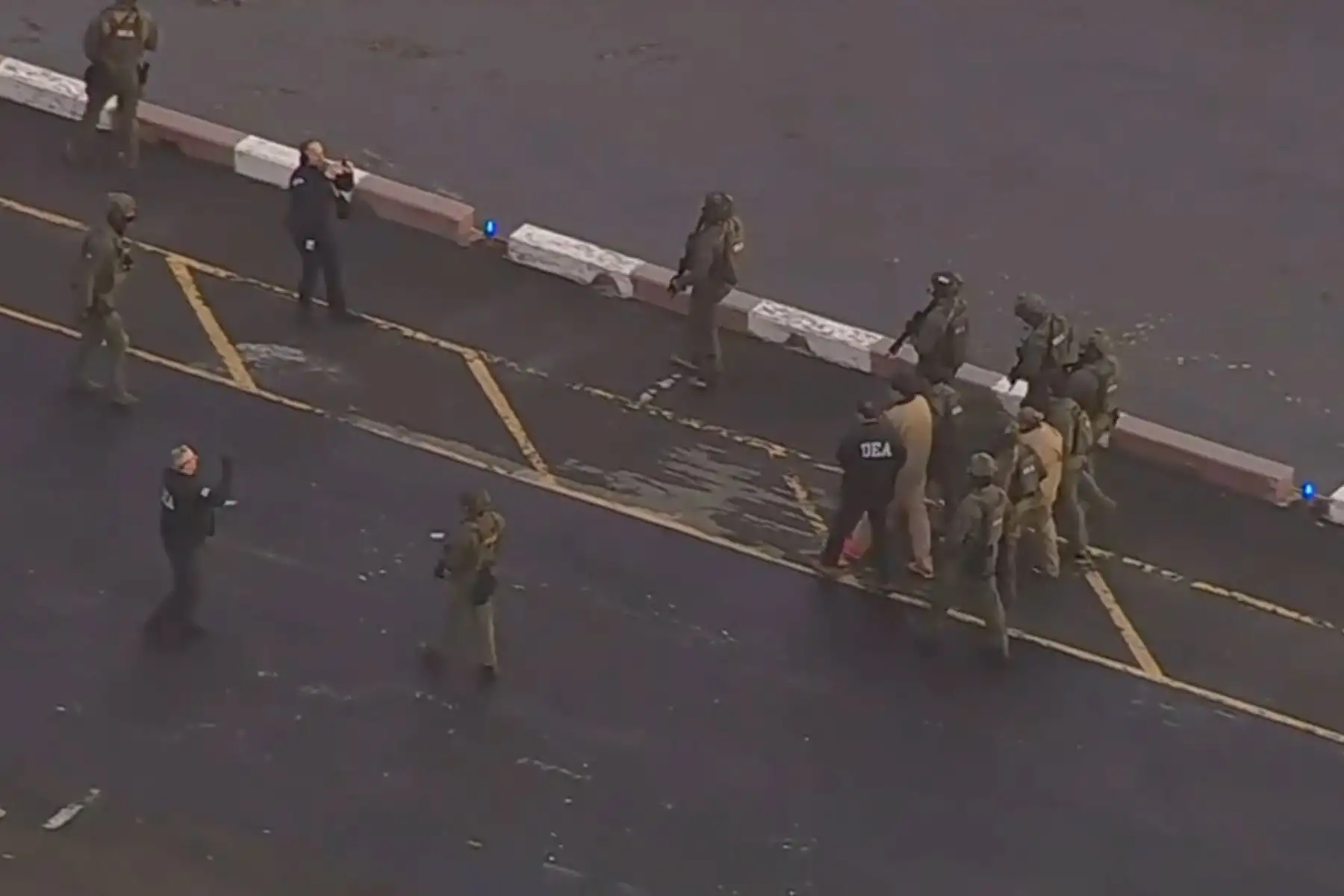 Nicolás Maduro fue trasladado a la corte federal de Manhattan en helicóptero con fuerte medidas de seguridad junto a su esposa Cilia Flores. Captura TV
