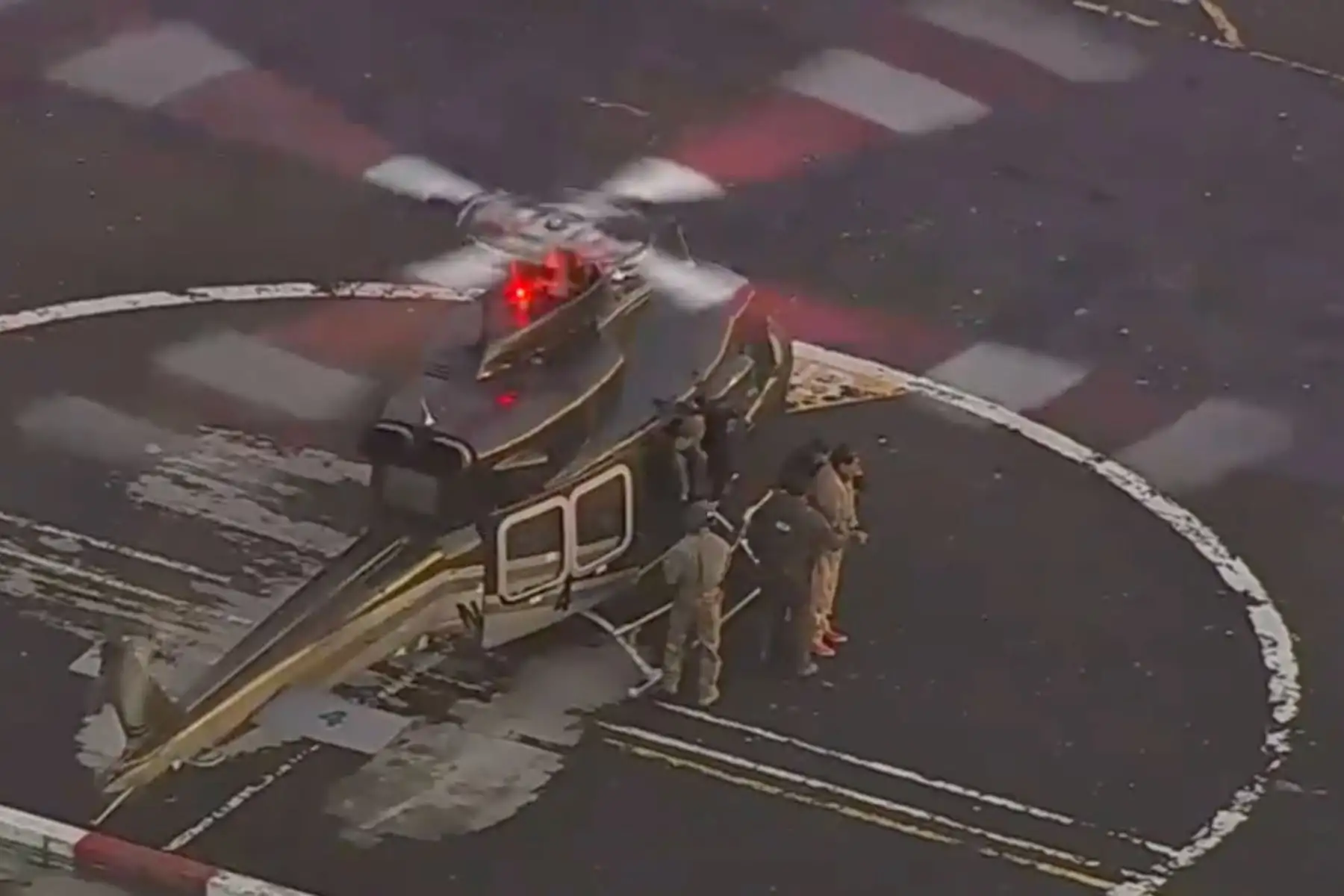 Nicolás Maduro fue trasladado a la corte federal de Manhattan en helicóptero con fuerte medidas de seguridad junto a su esposa Cilia Flores. Captura TV