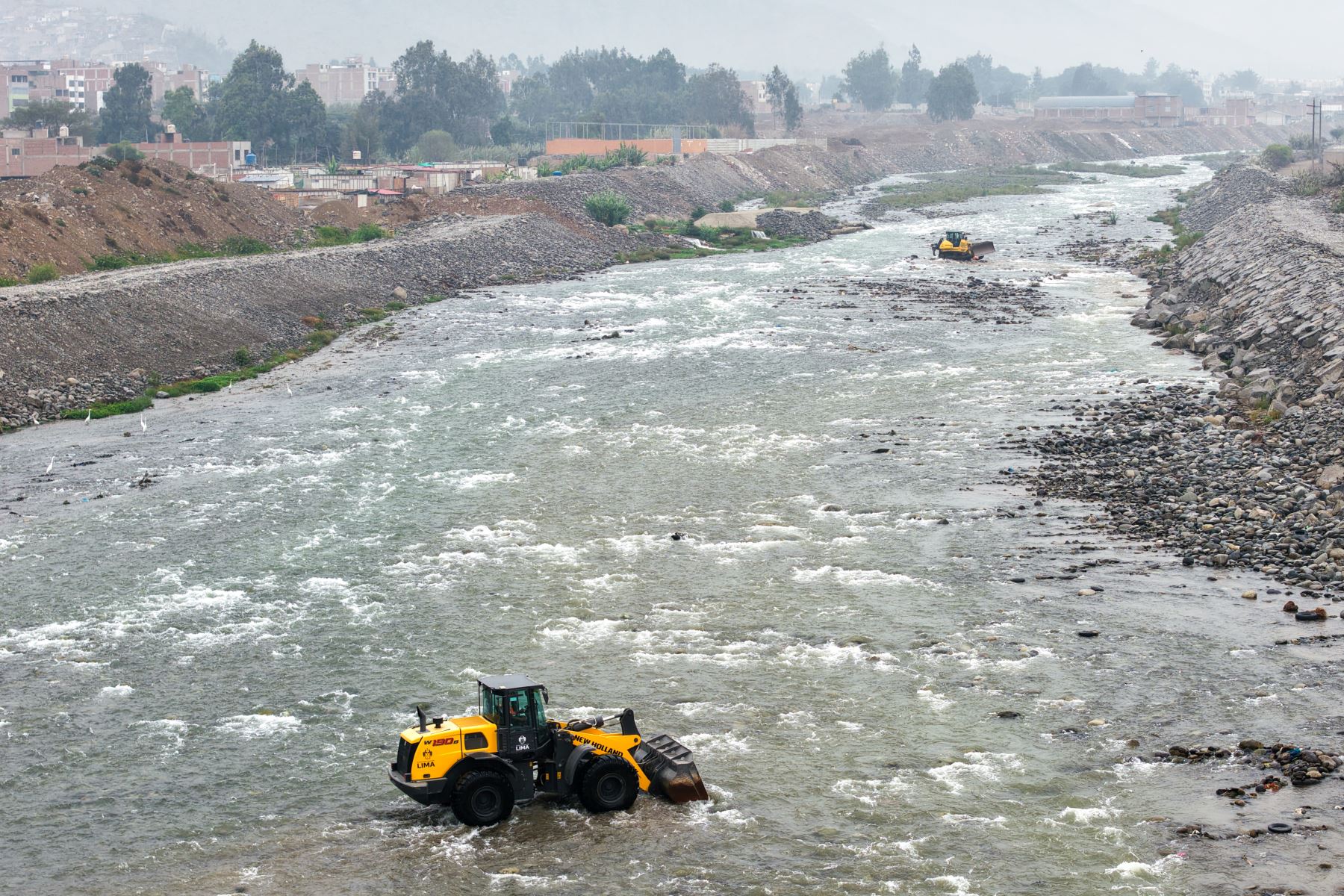 En la segunda etapa intervinieron un tramo de aproximadamente de 2 kilómetros, desde el AA.HH. Nueva caja de Agua hasta el puente Chinchaysuyo, en el distrito de San Juan de Lurigancho. Foto: ANDINA/Ricardo Cuba