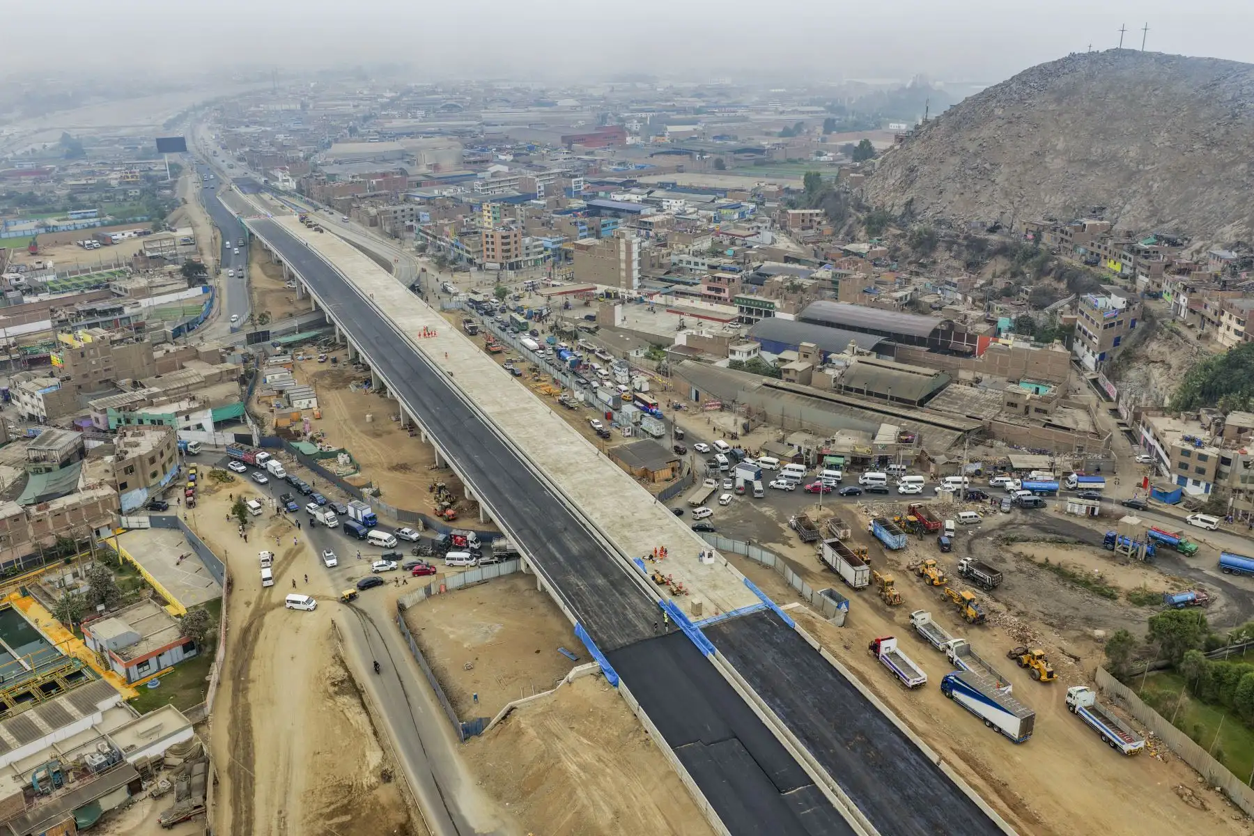 - Desde el cruce de la autopista Ramiro Prialé, esta infraestructura vial, permitirá agilizar el tránsito en el sentido de oeste a este y mejorar el desplazamiento de los ciudadanos que residen en Chosica. Foto: ANDINA/Ricardo Cuba