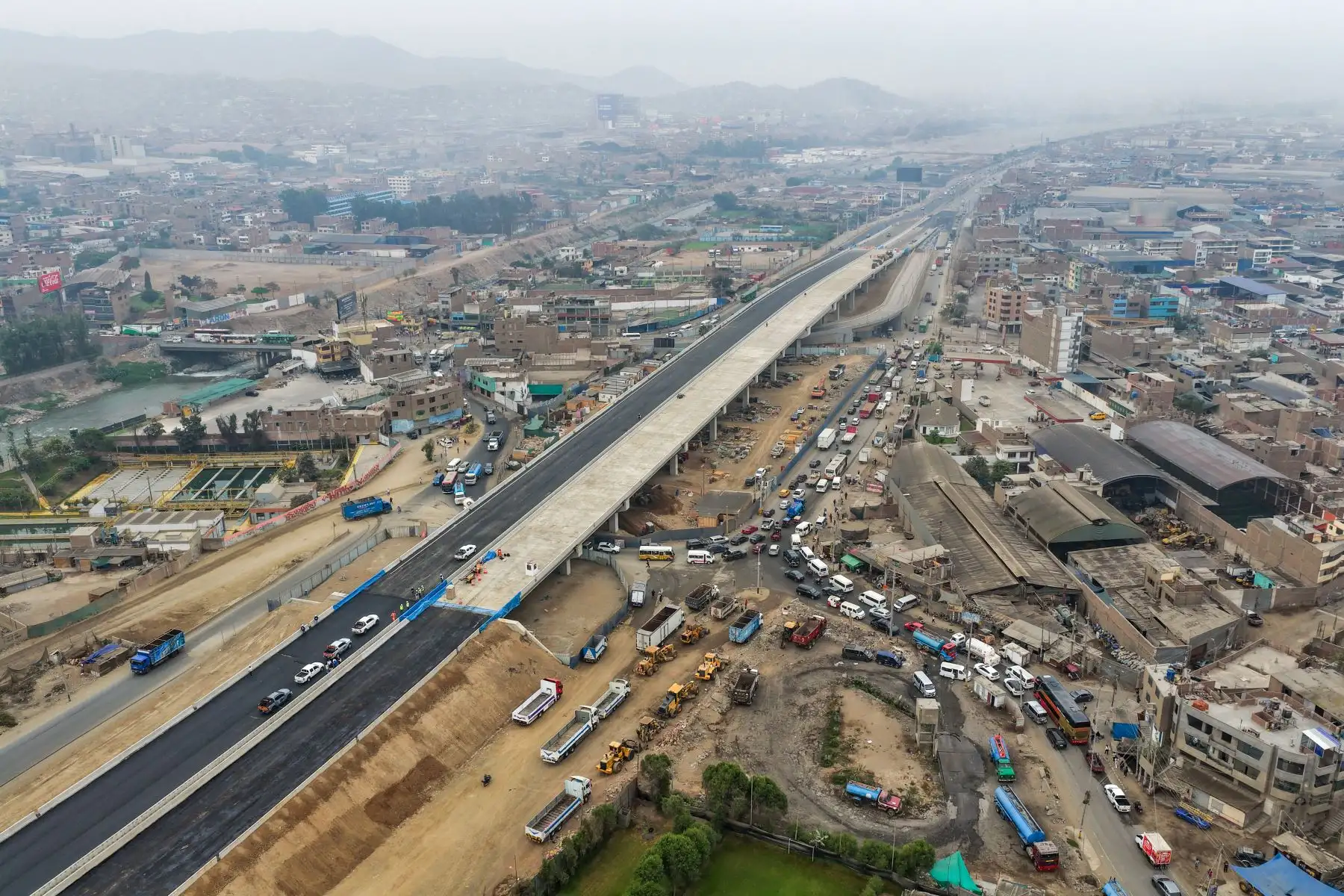 El Bypass Las Torres busca descongestionar el tránsito en Lima Este y acortar el traslado de Lima a Chosica, hora y media a 45 minutos. La obra presenta un avance de entre 92 % y 96 %. Foto: ANDINA/Ricardo Cuba