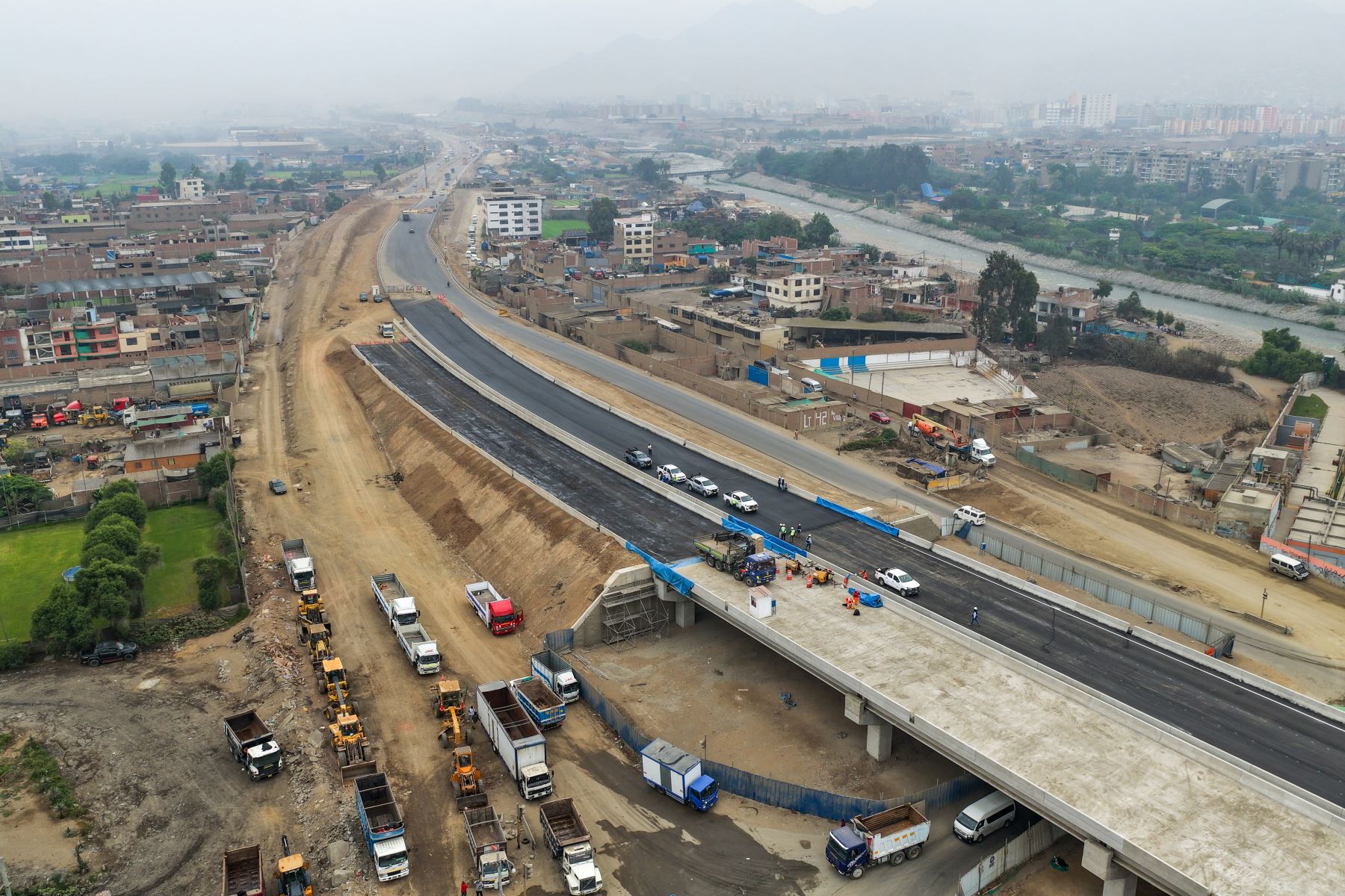 Vista áerea de la obra que unirá Lima y Lurigancho-Chosica. Aliviará de manera significativa la congestión vehicular en los accesos a Huachipa, Carapongo, Cajamarquilla y Santa Clara, así como en la autopista Ramiro Prialé y la Carretera Central. Foto: ANDINA/Ricardo Cuba