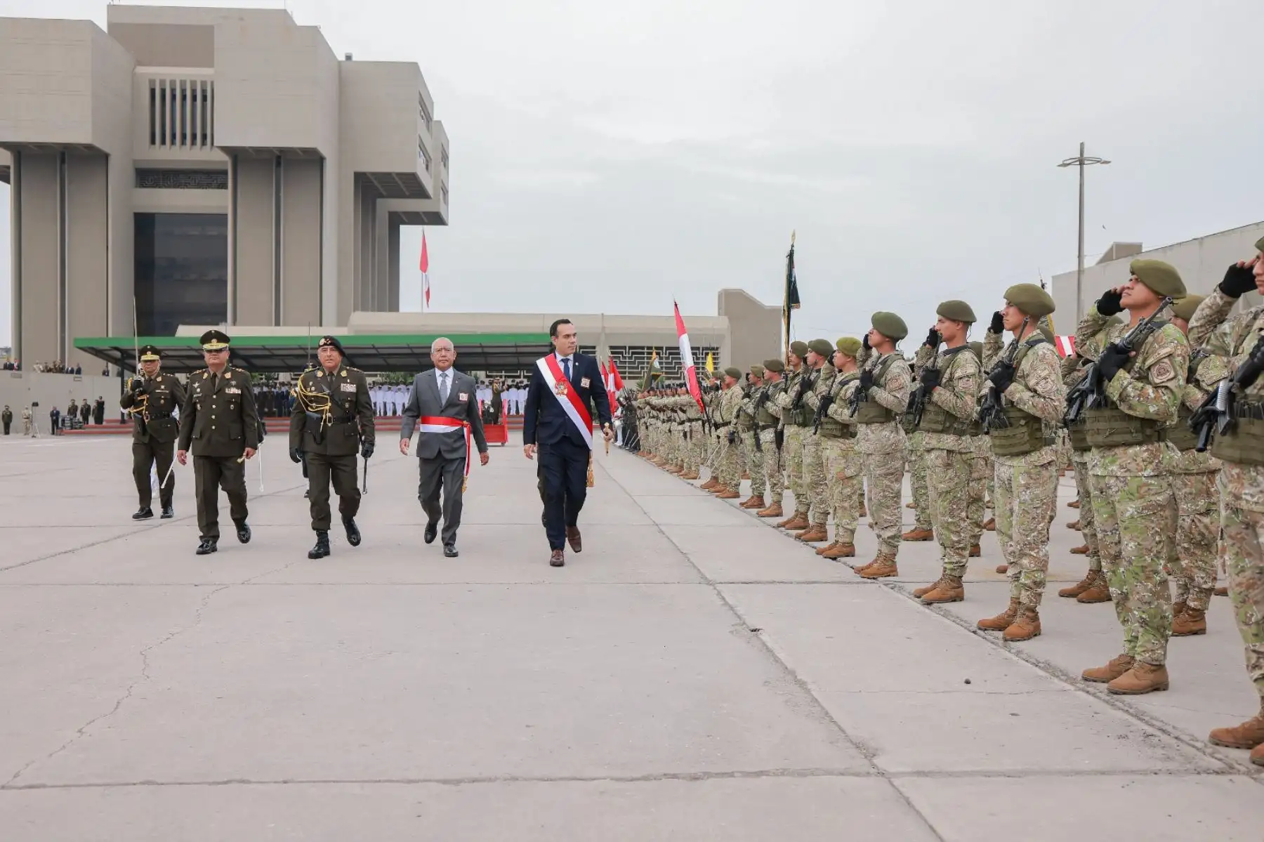 Presidente de la república, José Jerí, participa en la ceremonia de reconocimiento del jefe del Comando de Conjunto de las Fuerzas Armadas (CCFFAA), César Briceño. Foto: ANDINA/Prensa Presidencia