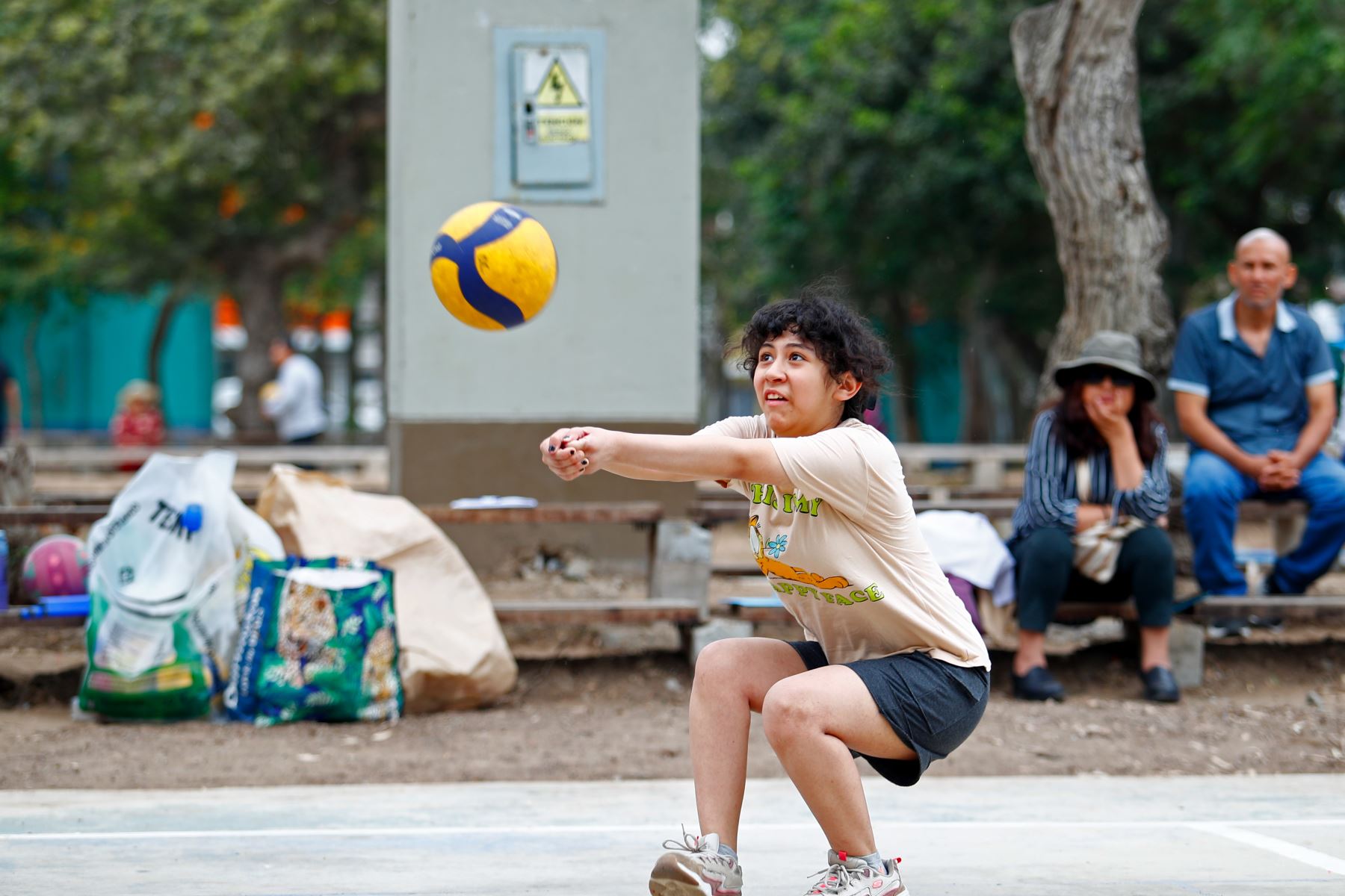 Con el inicio de las vacaciones escolares en enero de 2026, el Club Metropolitano Huáscar de Villa El Salvador, administrado por el Serpar, abrió sus puertas al público para su programa de vacaciones útiles, con el cual niños y adolescentes en edad escolar realizan diversas actividades deportivas como natación, fútbol, vóley y taekwondo, entre otros. Foto: ANDINA/Daniel Bracamonte