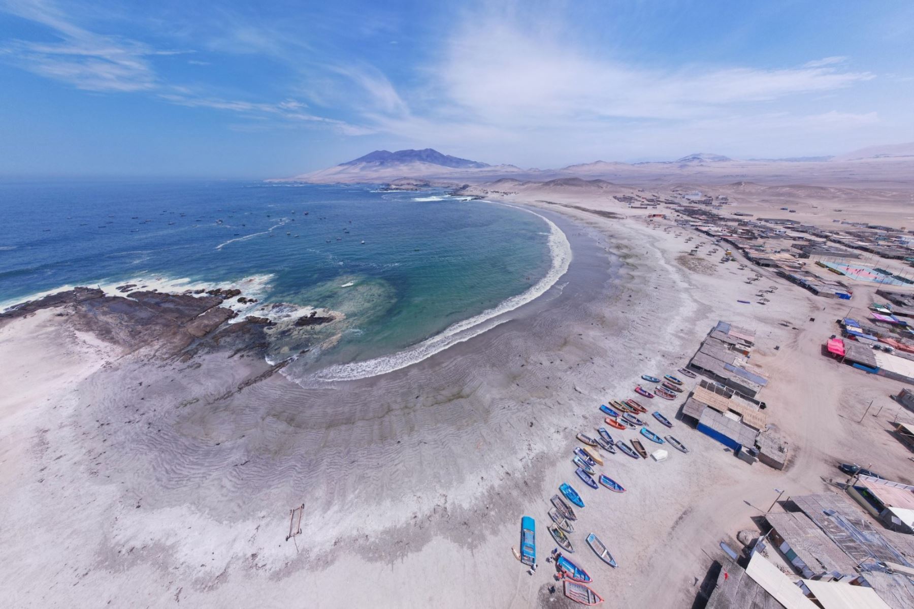 La región Áncash se posiciona como uno de los principales atractivos del litoral peruano para el verano 2026, gracias a la clasificación de varias de sus playas como “saludables” por la Dirección General de Salud Ambiental (Digesa)