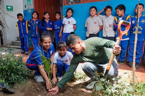 Comunidad educativa de Nepeña se compromete con el cuidado ambiental. Foto: ANDINA/Difusión.