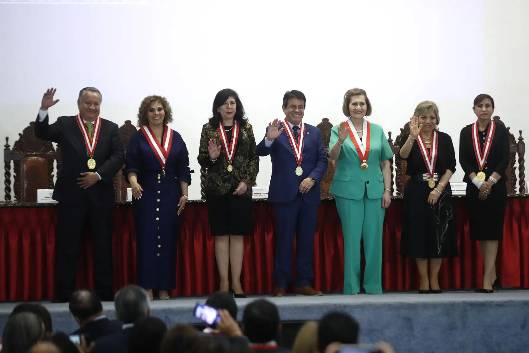La apertura del Año Fiscal sirvió también para hacer un balance del estado actual del sistema fiscal. Durante el acto, se reconoció la complejidad de los casos que enfrenta la institución y la necesidad de fortalecer su capacidad operativa para responder a investigaciones cada vez más especializadas.
Foto: ANDINA/Eddy Ramos