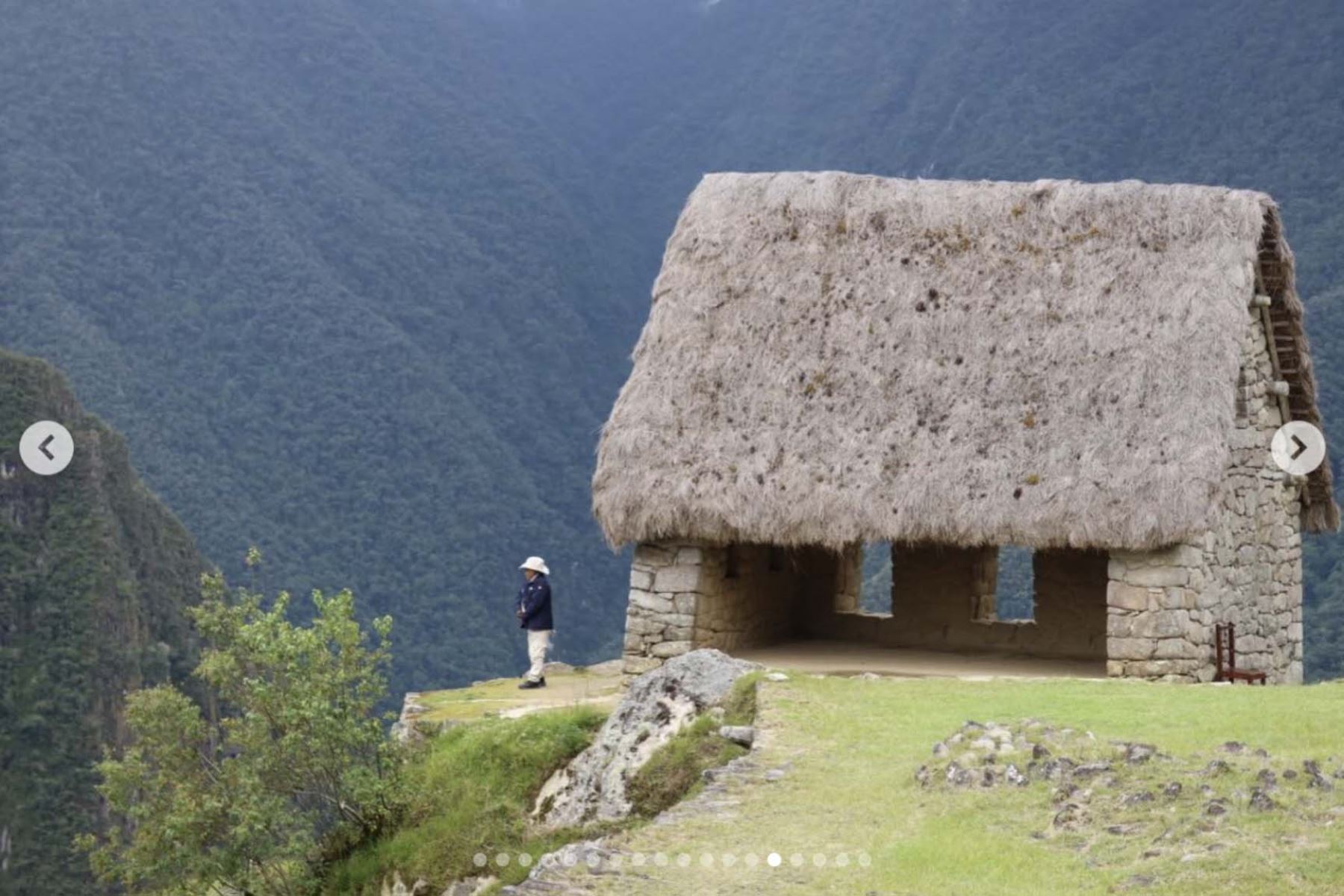 Un escenario típico de la región Cusco muestra la sobriedad de la arquitectura andina integrada al paisaje de montaña. “Mi corazón está desbordado de gratitud”, escribió Sam Smith, al referirse a los lugares que lo acogieron y le permitieron vivir el Perú desde la calma, la contemplación y el respeto por su historia y cultura. Fotos: ANDINA/Sam Smith