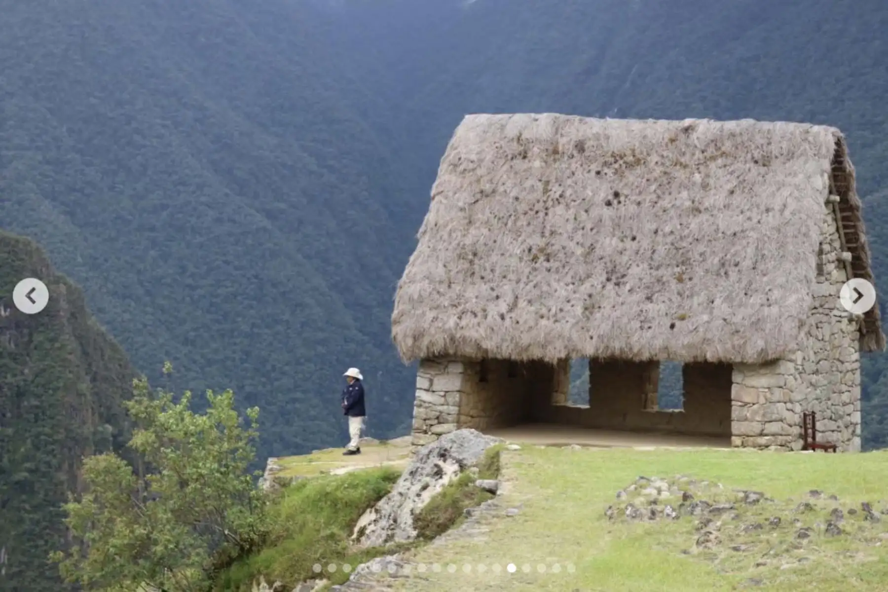 Un escenario típico de la región Cusco muestra la sobriedad de la arquitectura andina integrada al paisaje de montaña. “Mi corazón está desbordado de gratitud”, escribió Sam Smith, al referirse a los lugares que lo acogieron y le permitieron vivir el Perú desde la calma, la contemplación y el respeto por su historia y cultura. Fotos: ANDINA/Sam Smith